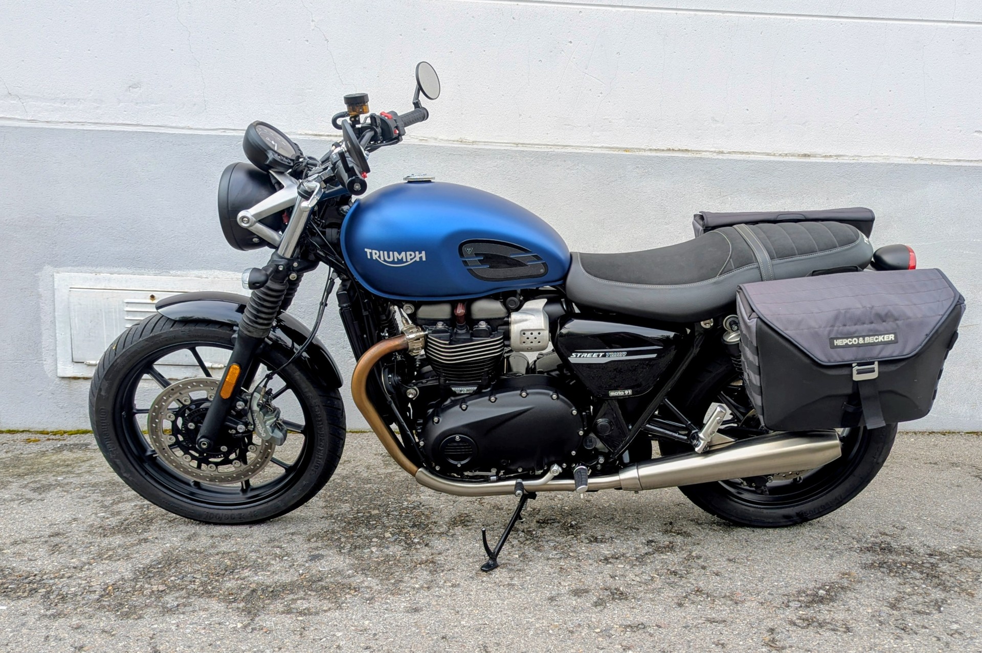 TRIUMPH Street Twin 900 i-showroom-element-3