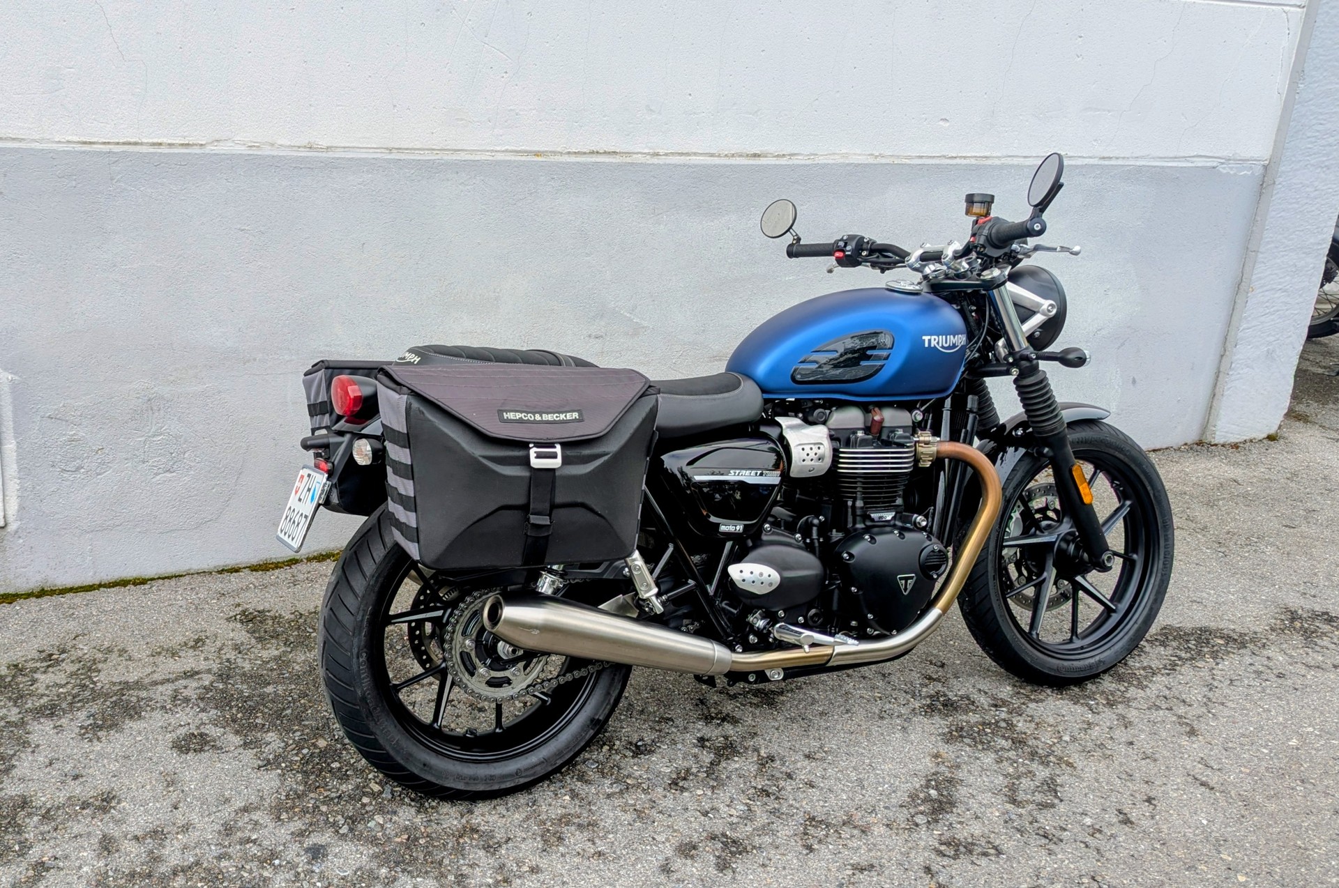 TRIUMPH Street Twin 900 i-showroom-element-2