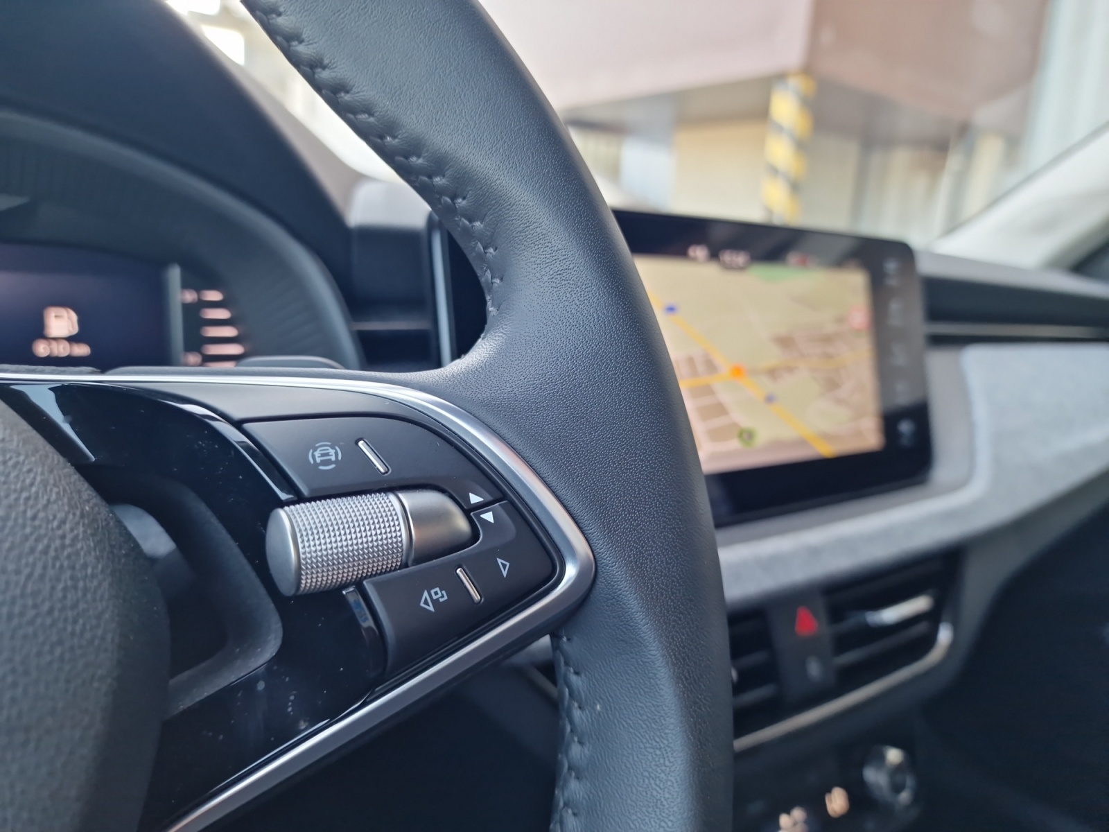 SKODA Scala 1.5 TSI Selection Tour DSG-image-14