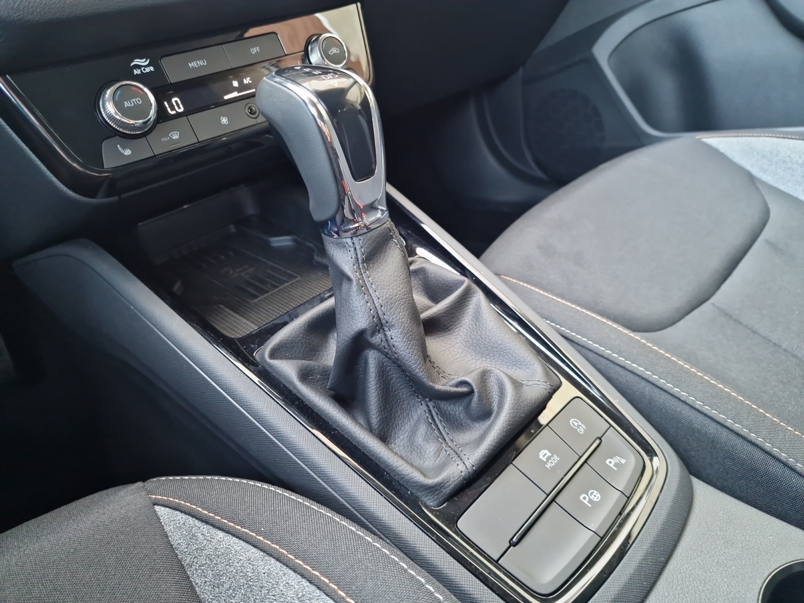 SKODA Scala 1.5 TSI Selection Tour DSG-image-21