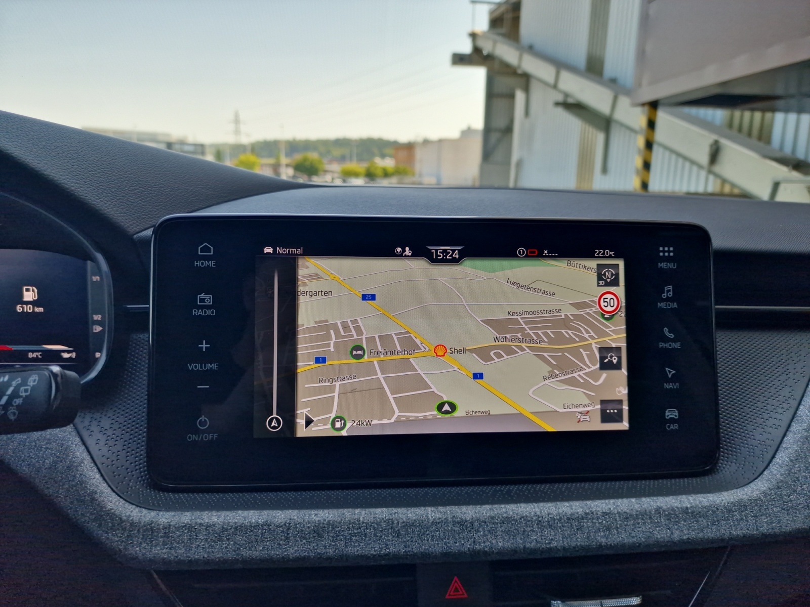 SKODA Scala 1.5 TSI Selection Tour DSG-image-17