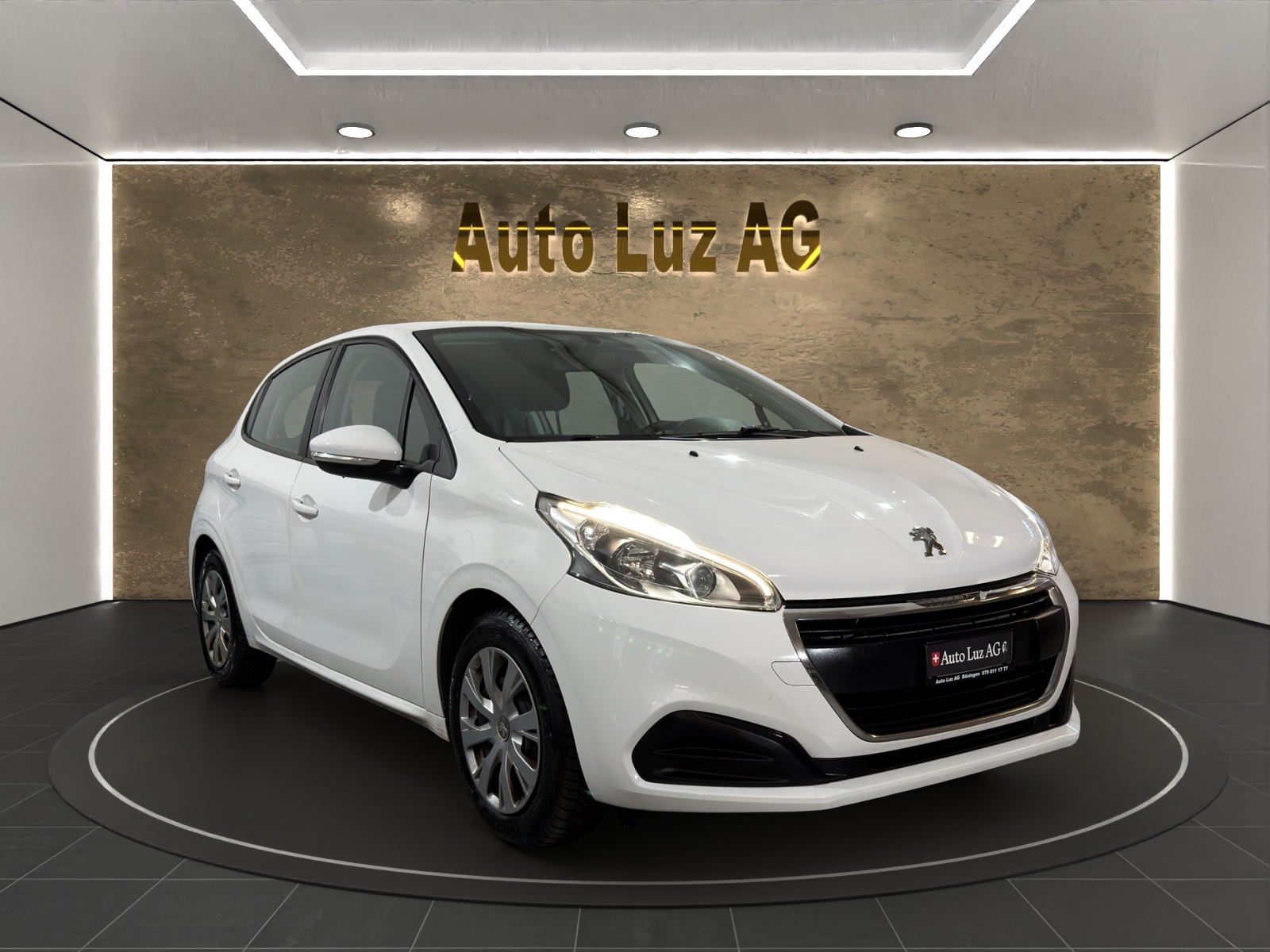 PEUGEOT 208 1.2 PureTech Signature-image-6