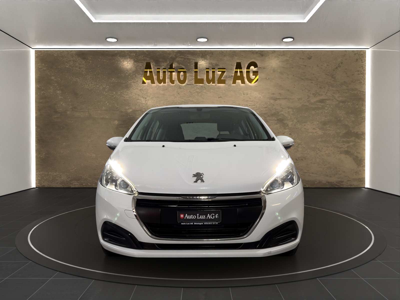 PEUGEOT 208 1.2 PureTech Signature-image-1
