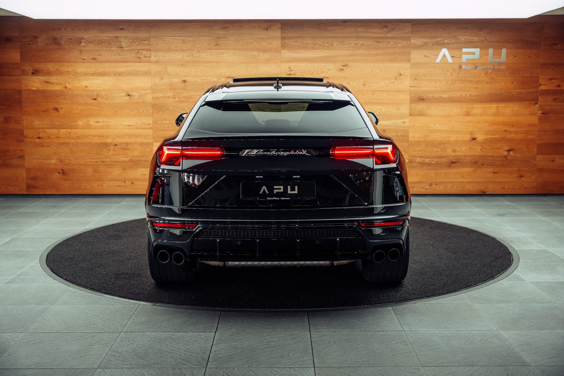 LAMBORGHINI Urus E-Gear Nero Helene-image-23