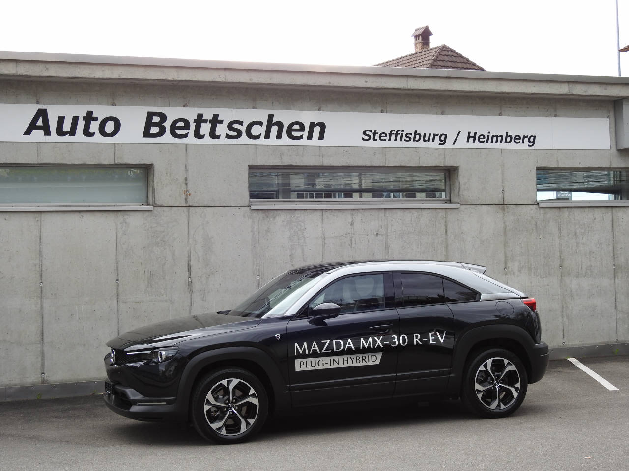 MAZDA MX-30 e-Skyactiv R-EV Advantage-image-1