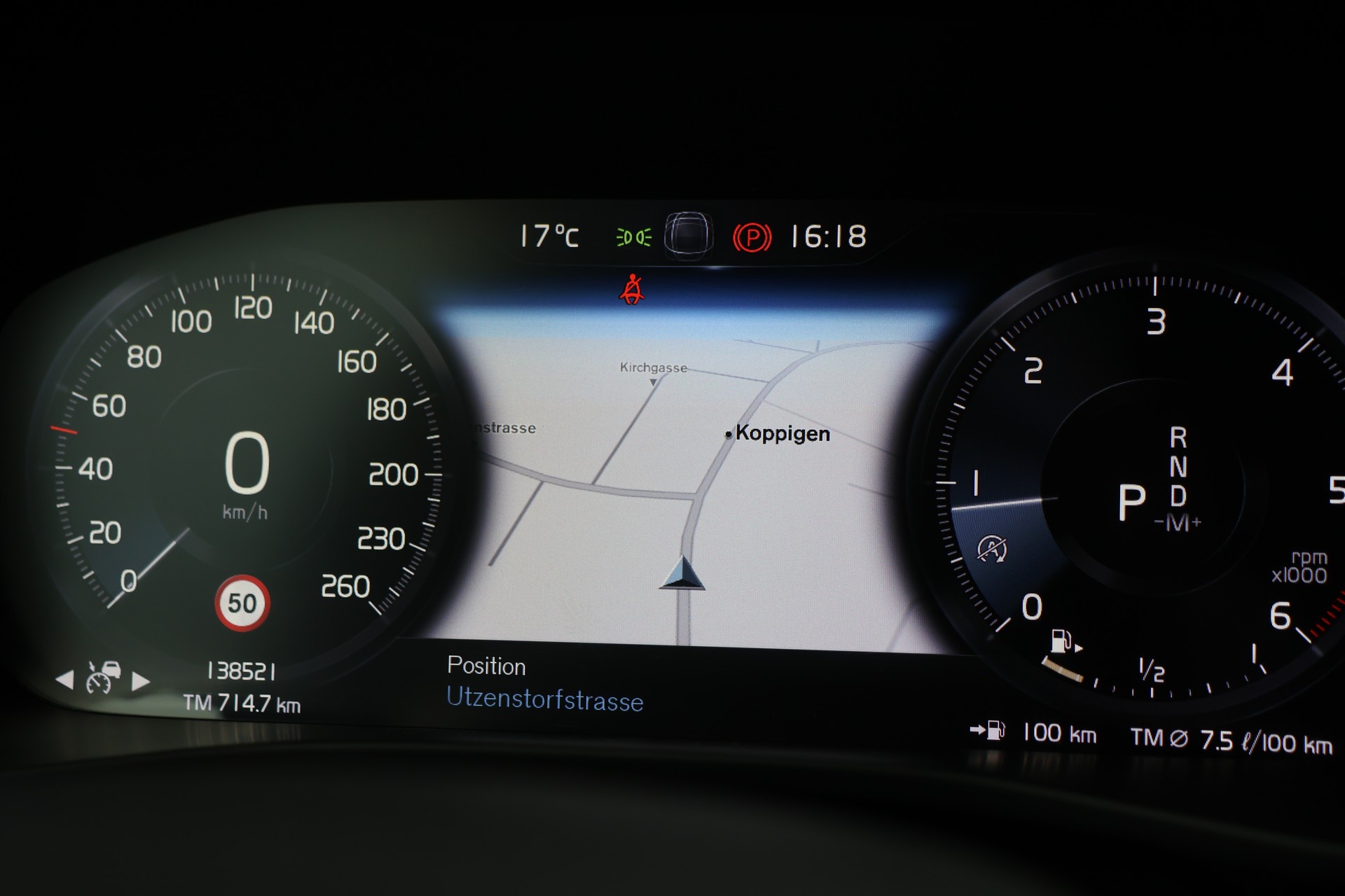 VOLVO XC40 D4 AWD R-Design Geartronic (CH) + 2.1T AHK-image-23