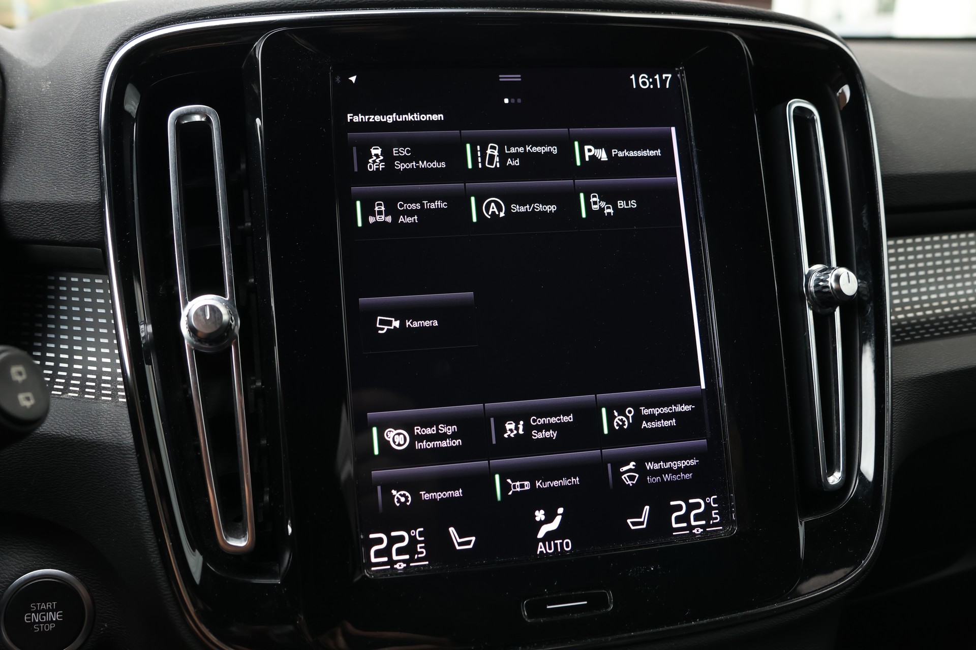 VOLVO XC40 D4 AWD R-Design Geartronic (CH) + 2.1T AHK-image-22