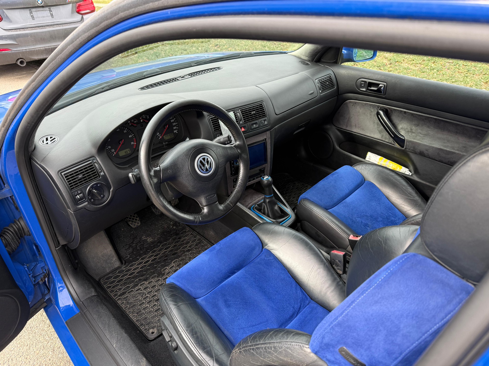 VW 1.8 T 20V GTI-image-1