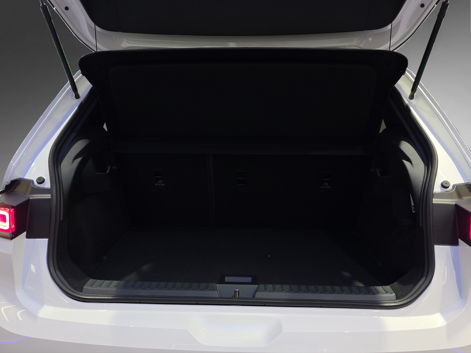 VW ID.Polo 52 kWh Style Edition One-image-9