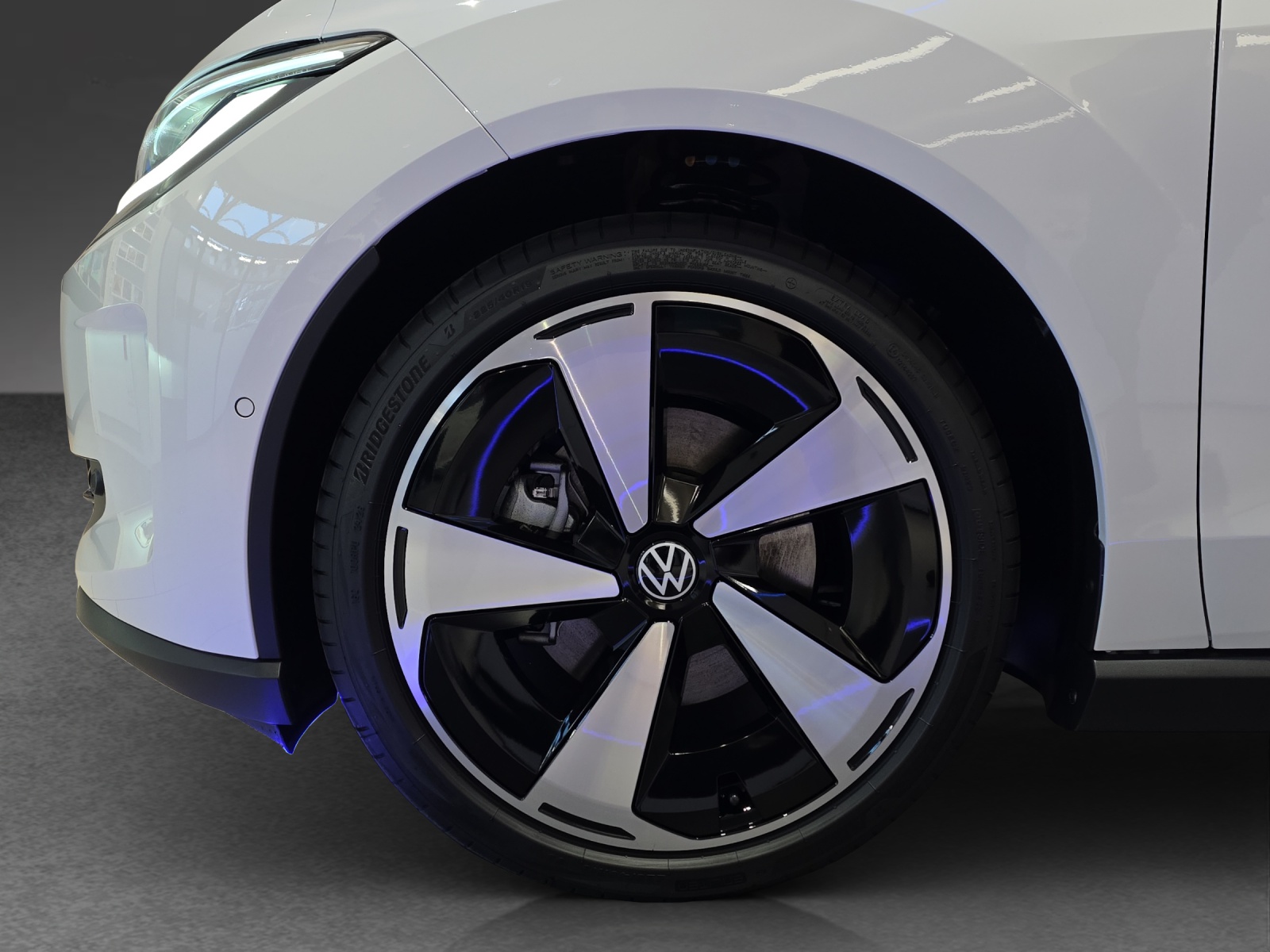 VW ID.Polo 52 kWh Style Edition One-image-10