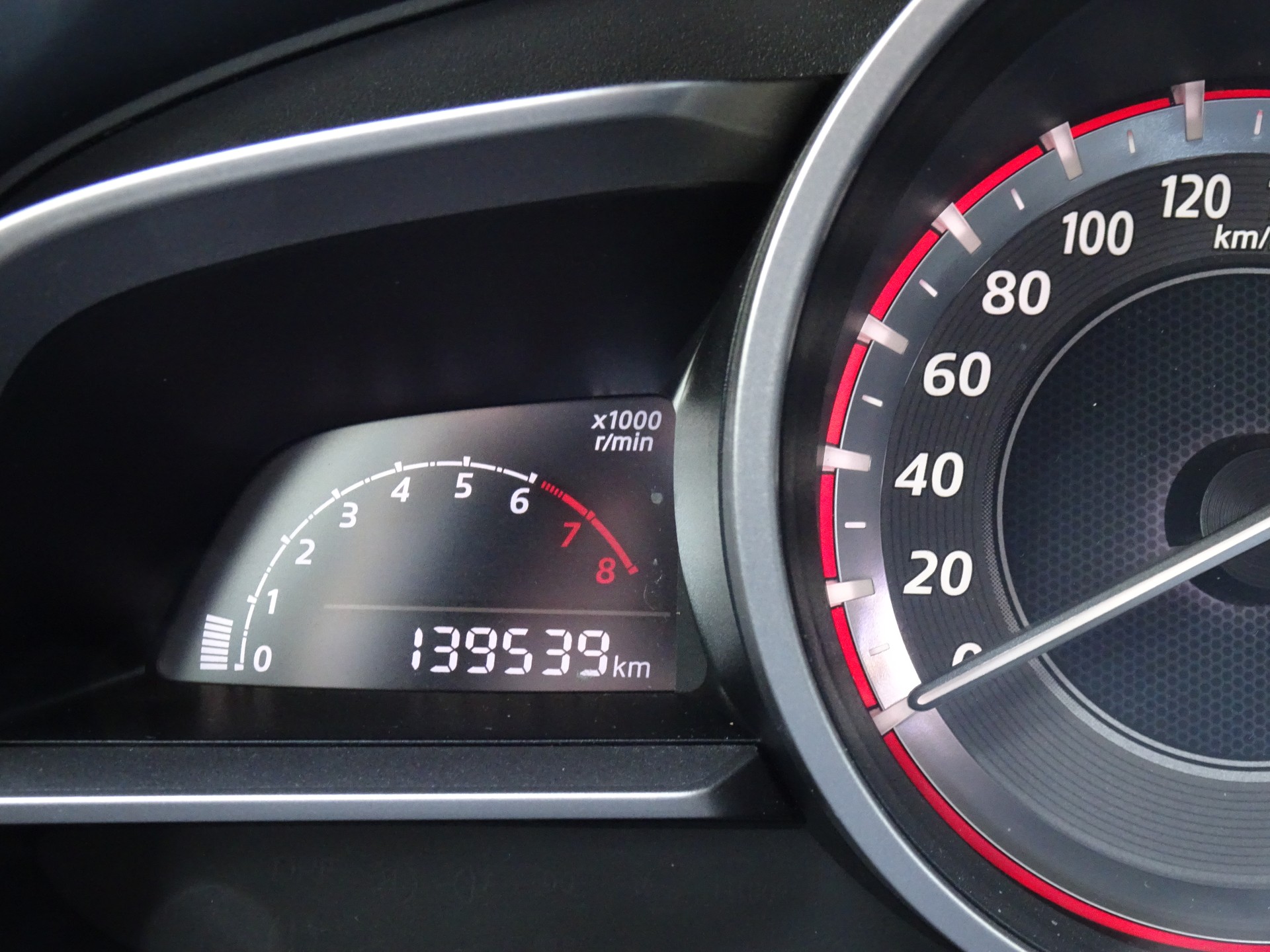 MAZDA 3 1.5 16V Ambition-image-10