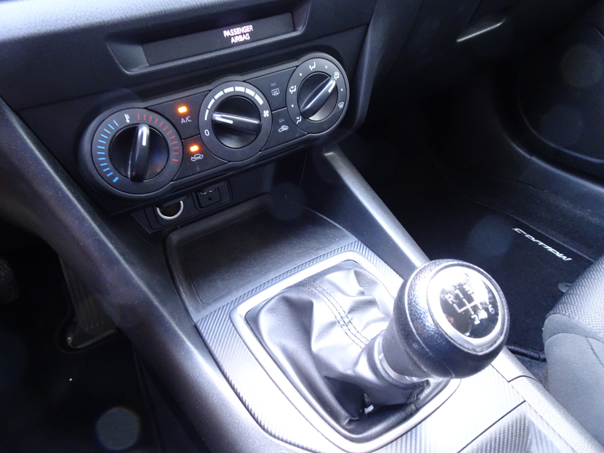 MAZDA 3 1.5 16V Ambition-image-12