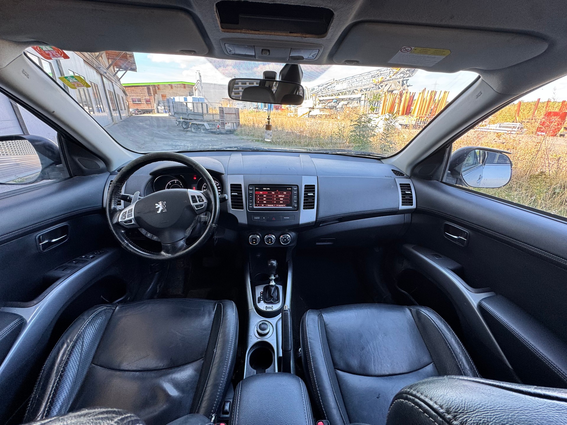 PEUGEOT 4007 2.2 HDi Platinum Edition-image-11