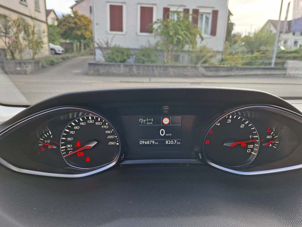 PEUGEOT 308 SW 1.5 BlueHDi Allure-image-20