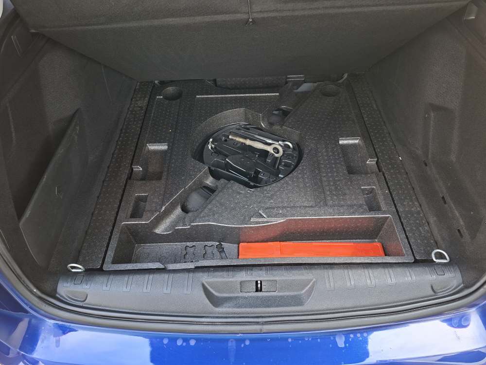 PEUGEOT 308 SW 1.5 BlueHDi Allure-image-16