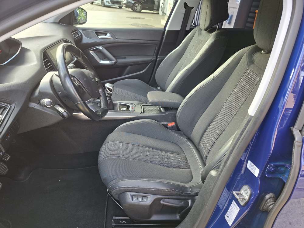 PEUGEOT 308 SW 1.5 BlueHDi Allure-image-10