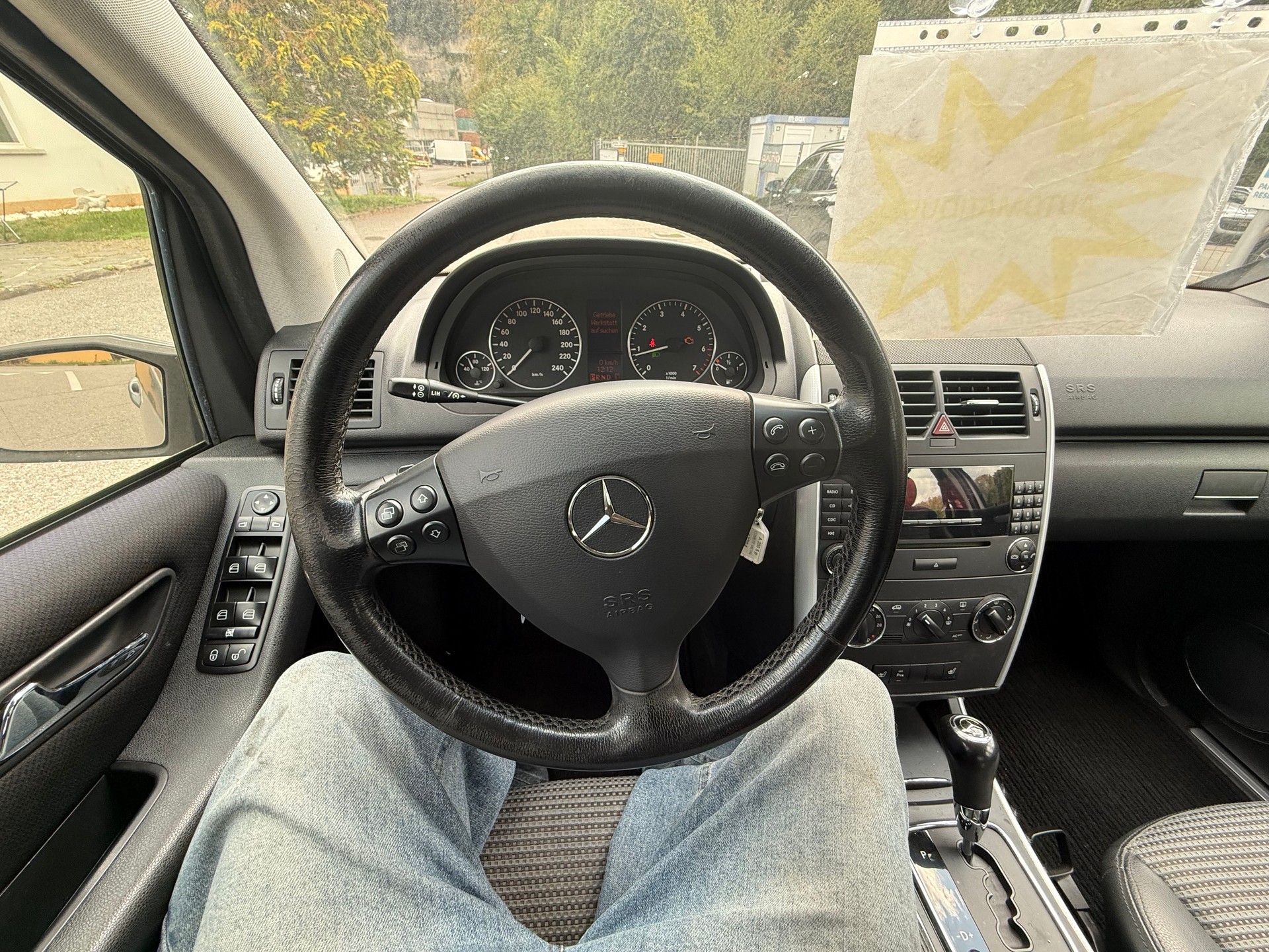 MERCEDES-BENZ A 200 Avantgarde-image-27