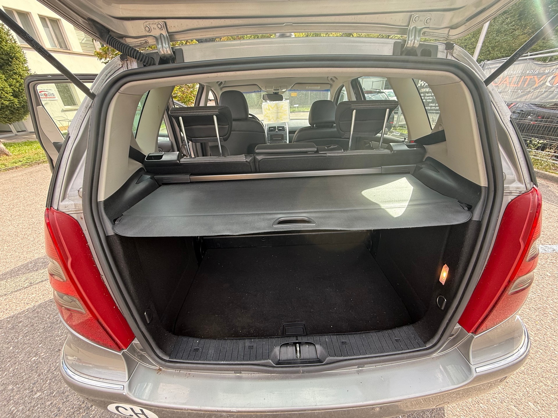 MERCEDES-BENZ A 200 Avantgarde-image-11