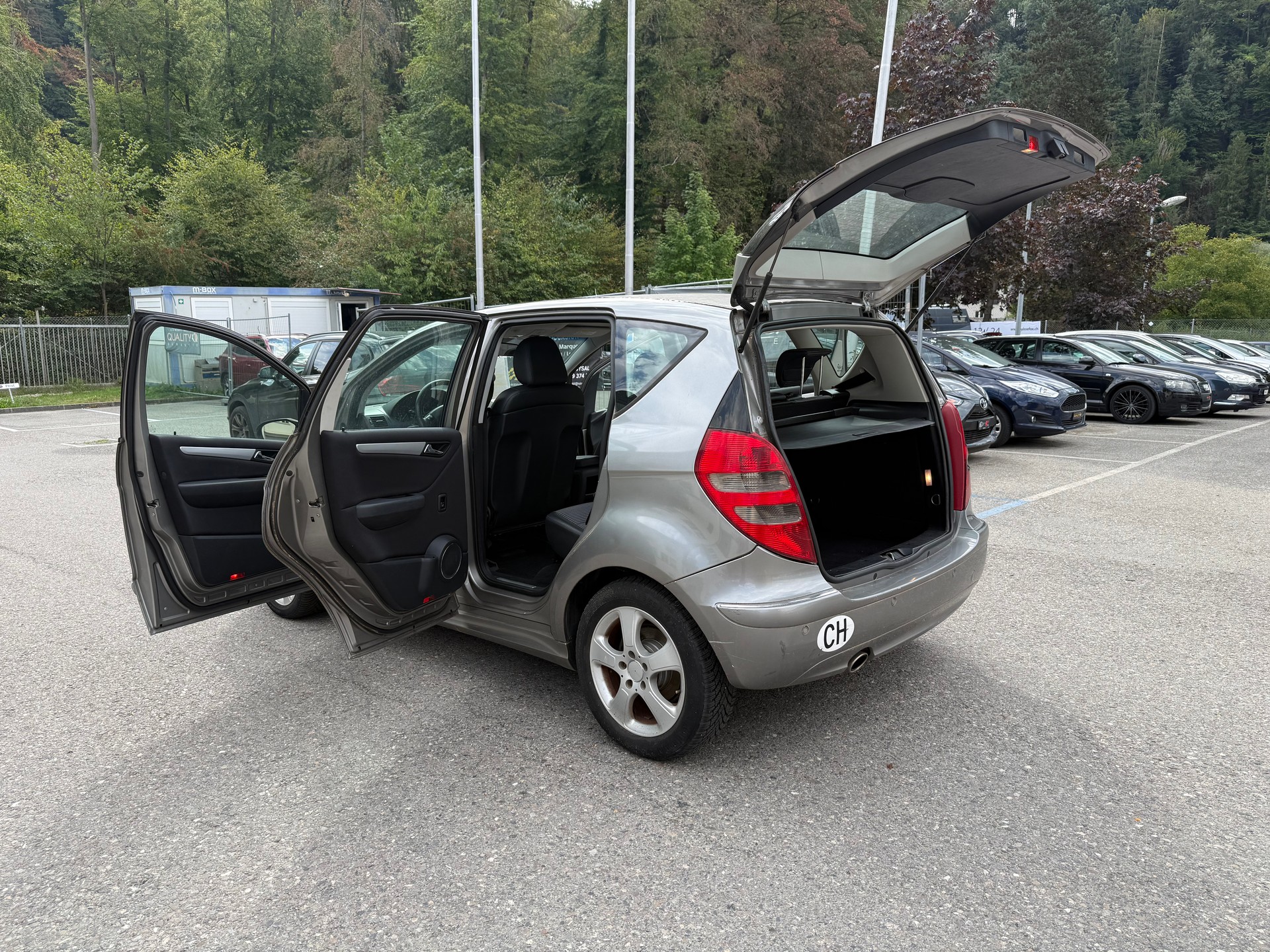 MERCEDES-BENZ A 200 Avantgarde-image-17
