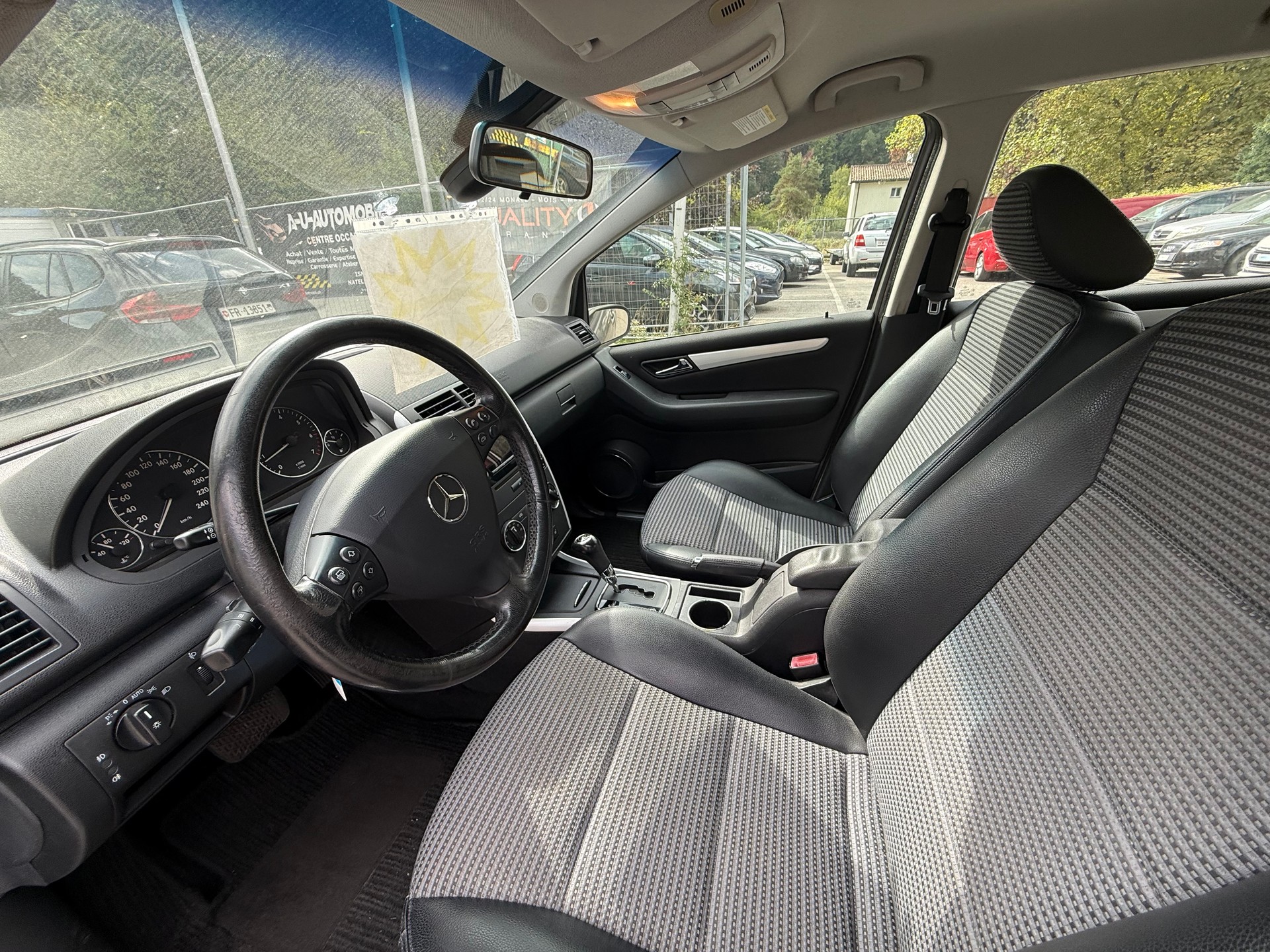 MERCEDES-BENZ A 200 Avantgarde-image-9