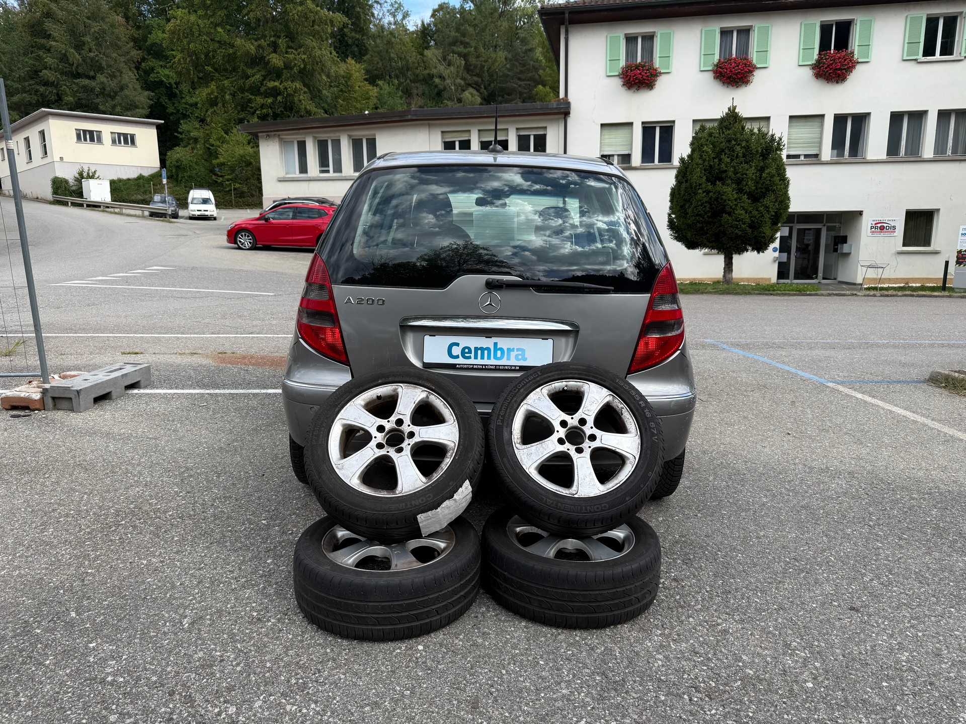 MERCEDES-BENZ A 200 Avantgarde-image-8