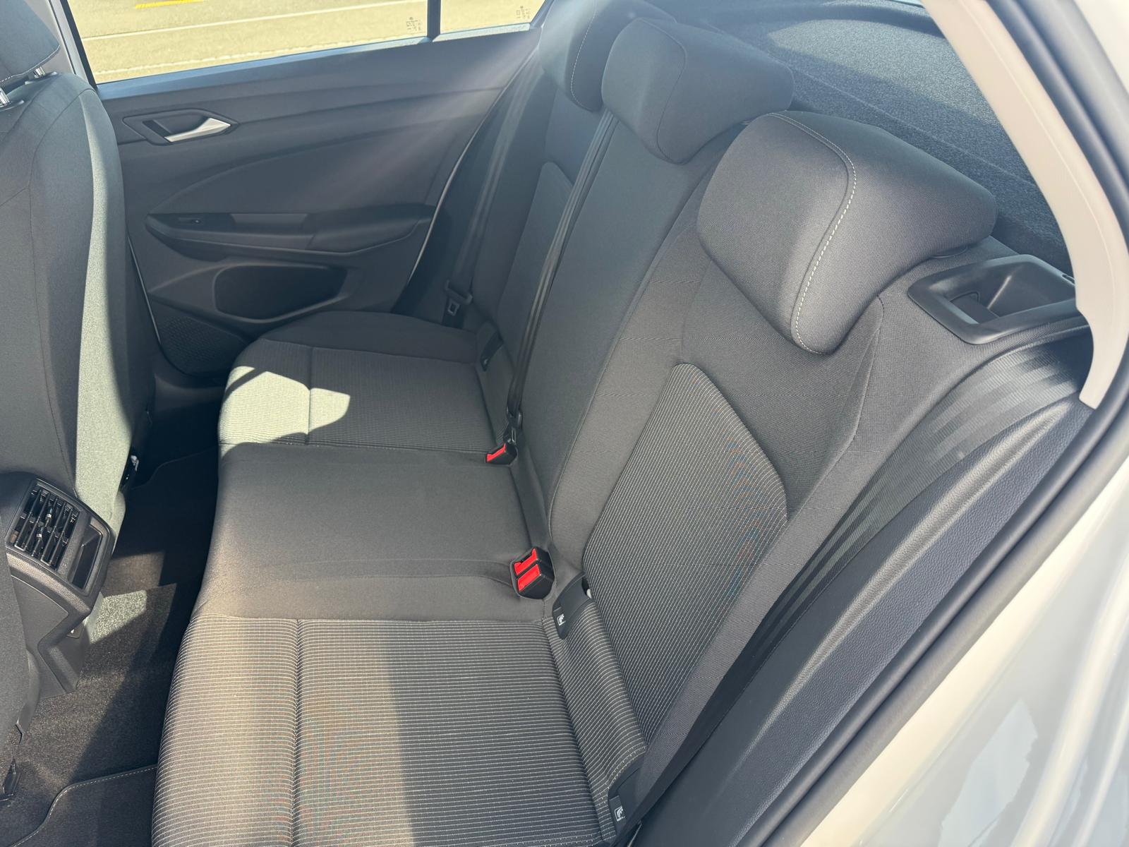 VW Golf 1.5 e TSI mHEV Basis DSG-image-5