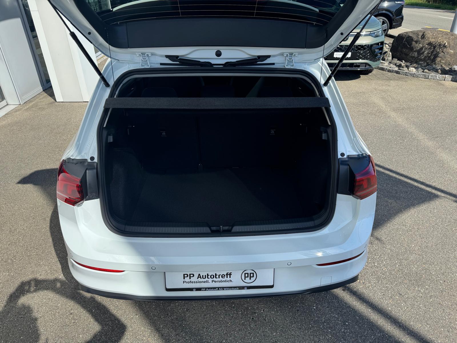 VW Golf 1.5 e TSI mHEV Basis DSG-image-4