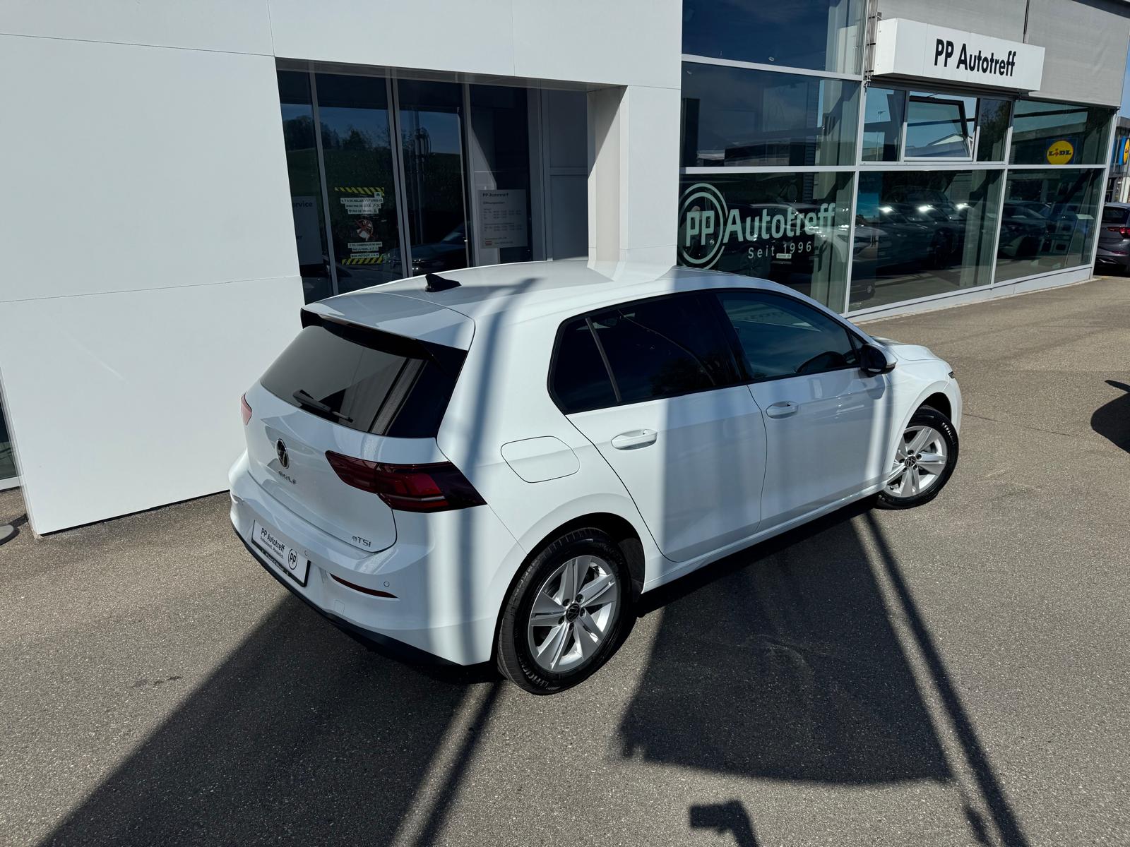 VW Golf 1.5 e TSI mHEV Basis DSG-image-3