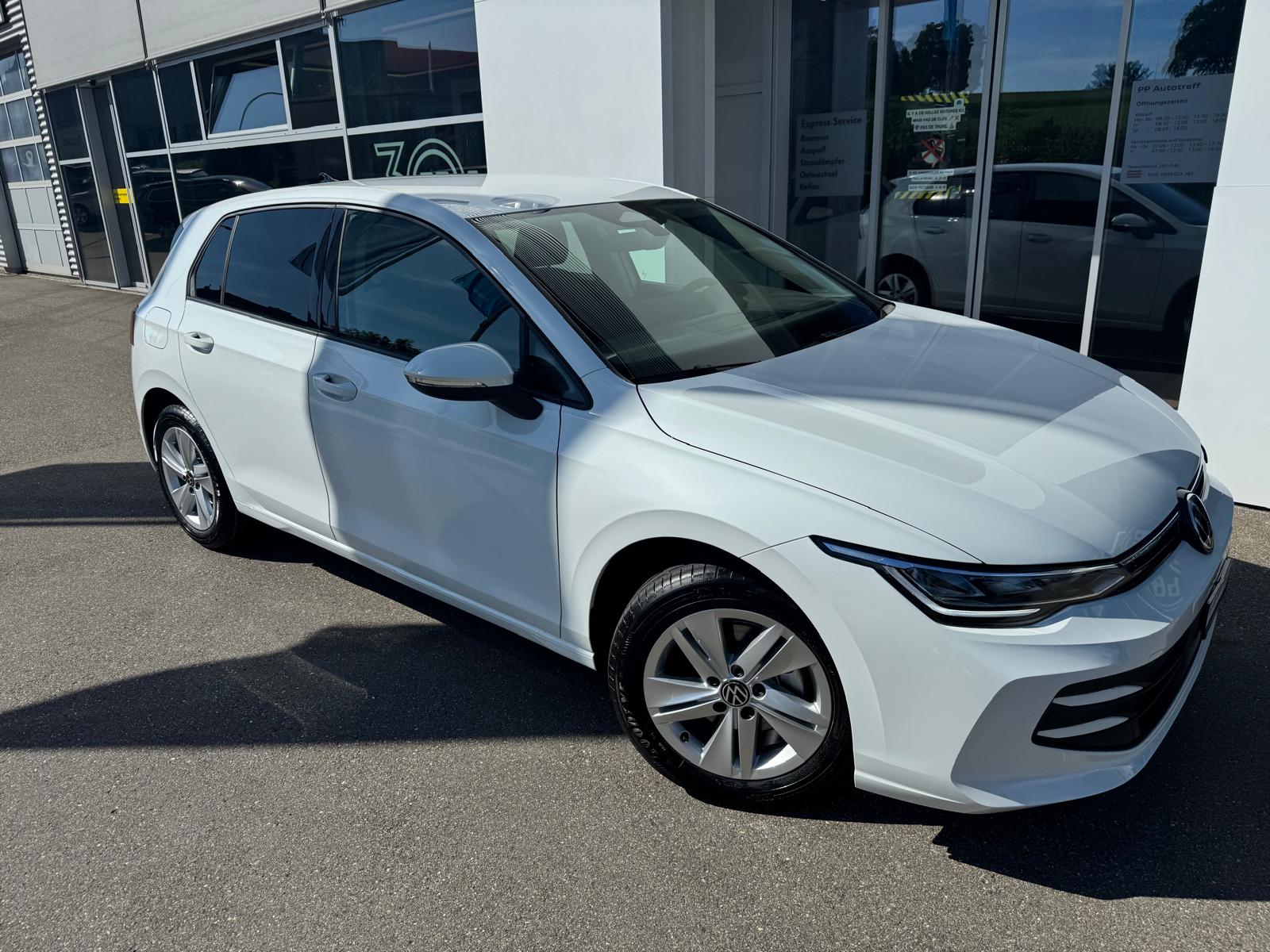 VW Golf 1.5 e TSI mHEV Basis DSG-image-1