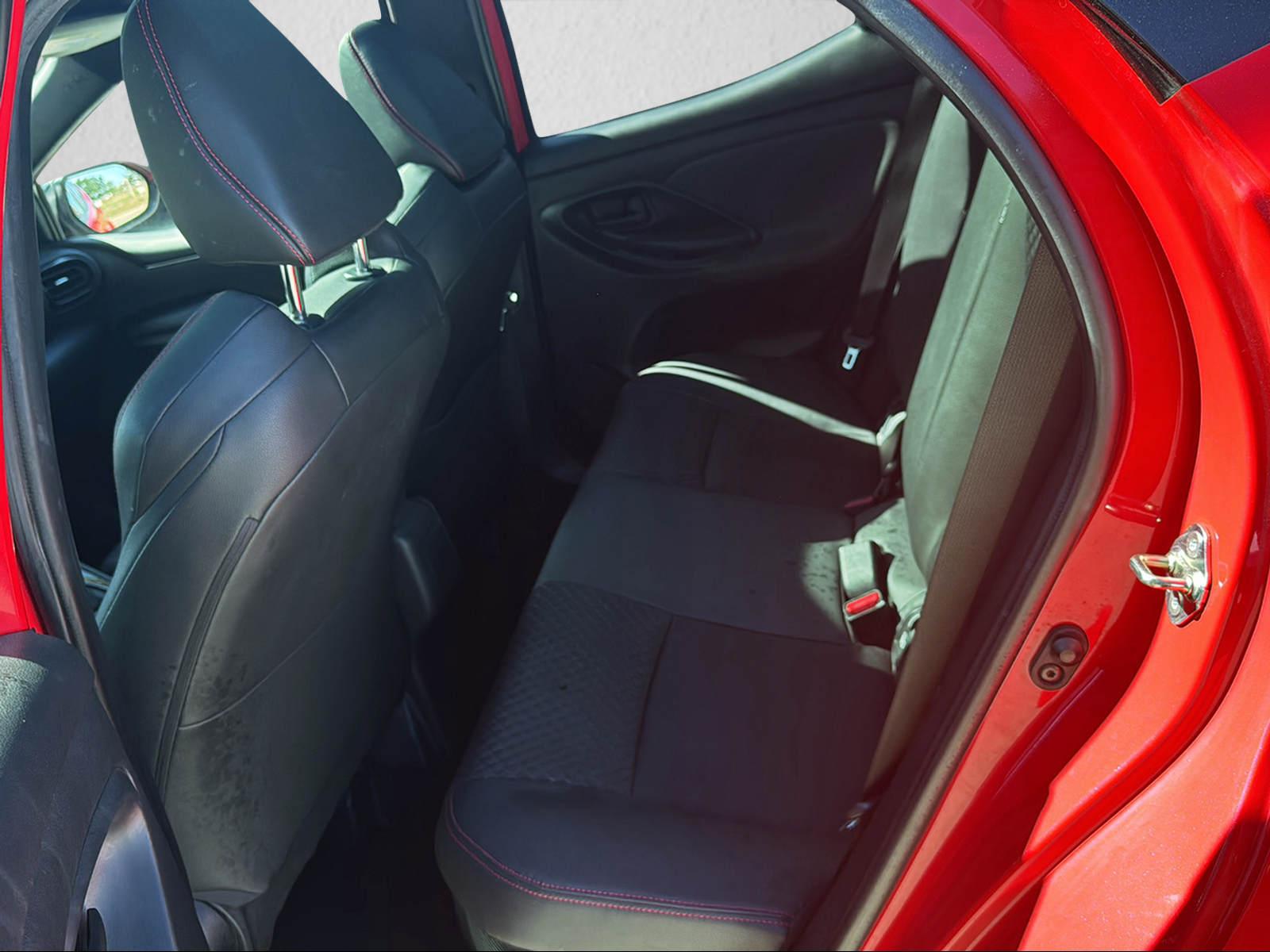 TOYOTA Yaris 1.5 VVT-i HSD Premiere Edition-image-11