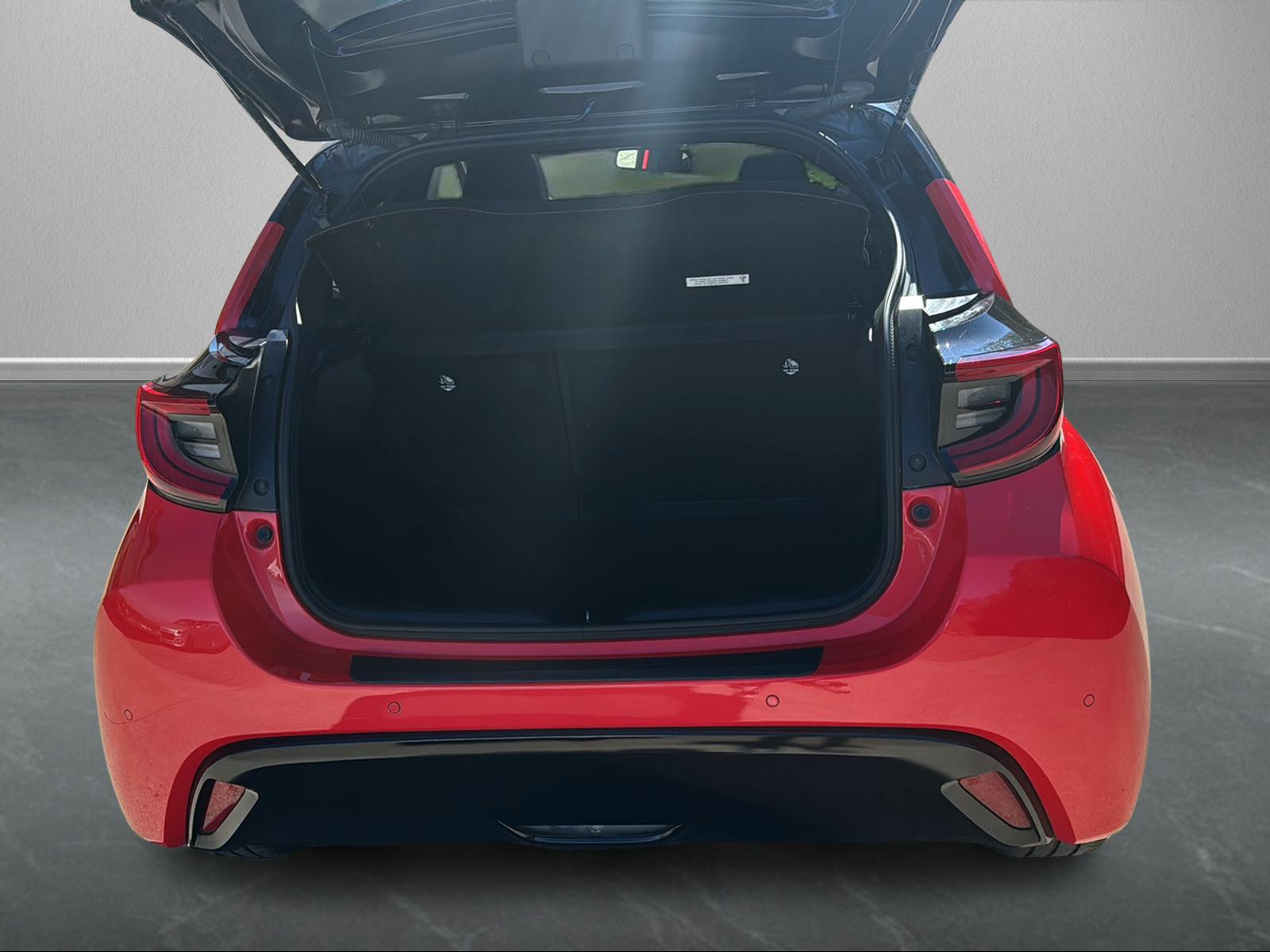 TOYOTA Yaris 1.5 VVT-i HSD Premiere Edition-image-9