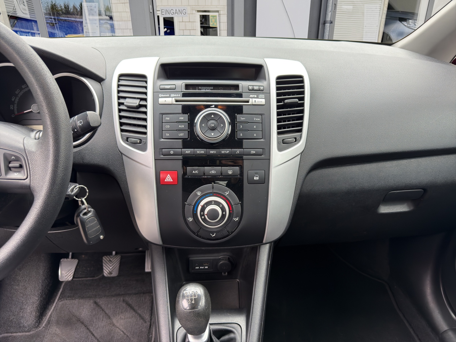 KIA Venga 1.6 CVVT _seven-image-13