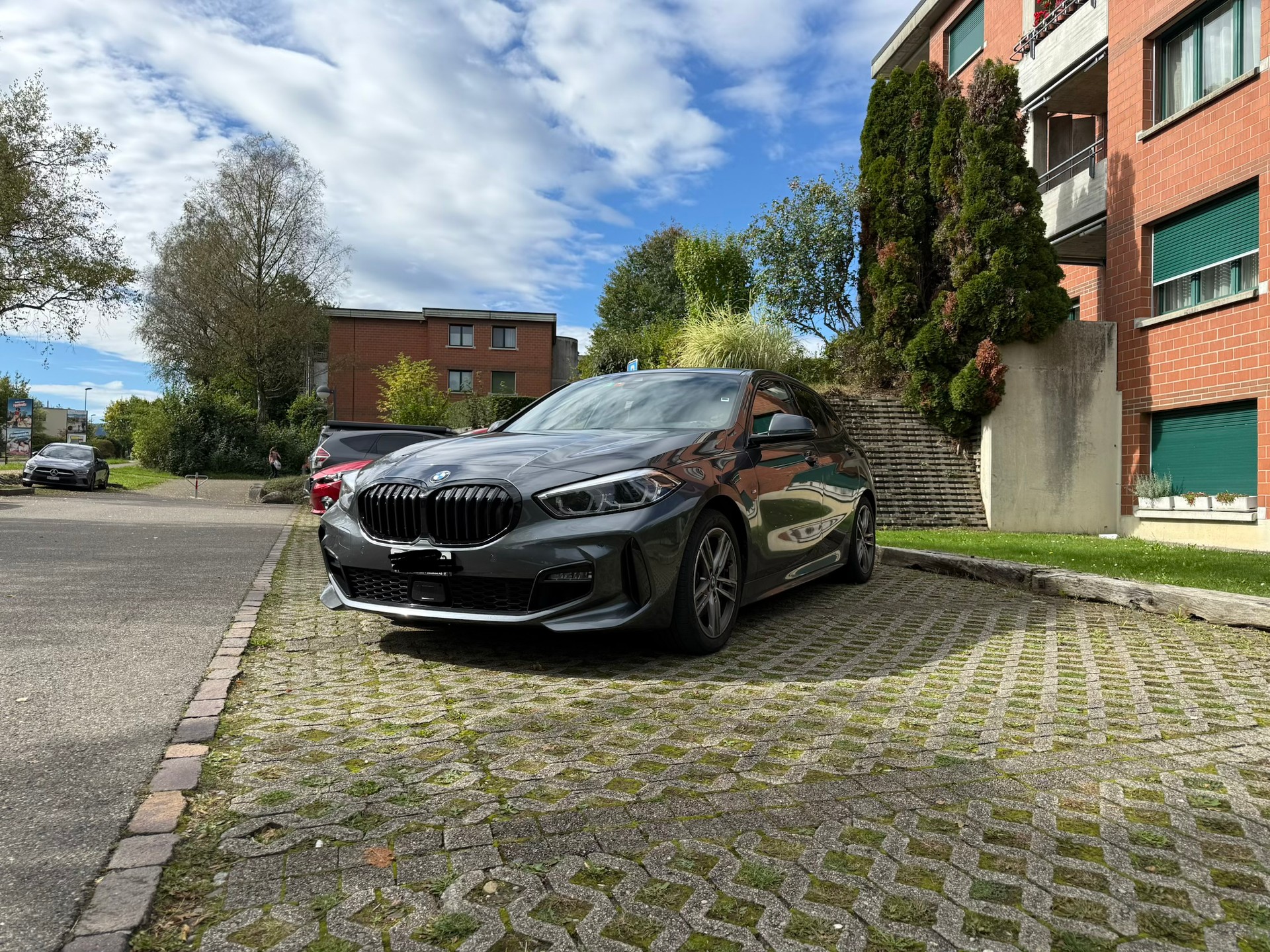 BMW 118i-image-4
