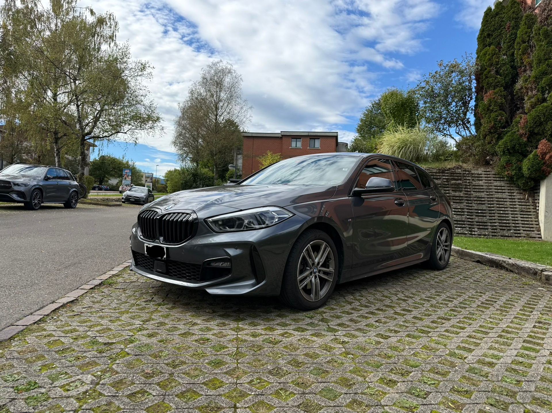 BMW 118i-image-0