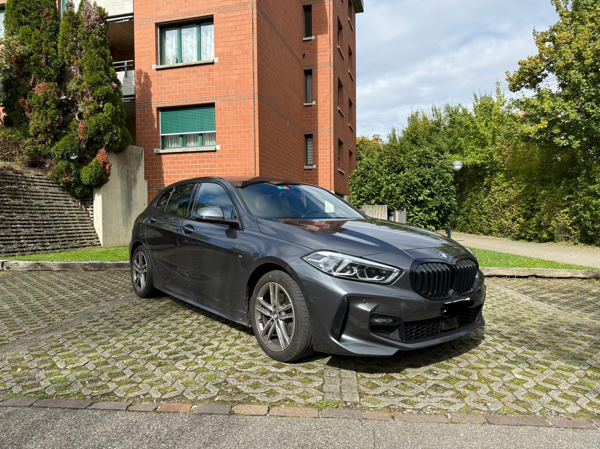 BMW 118i-image-3