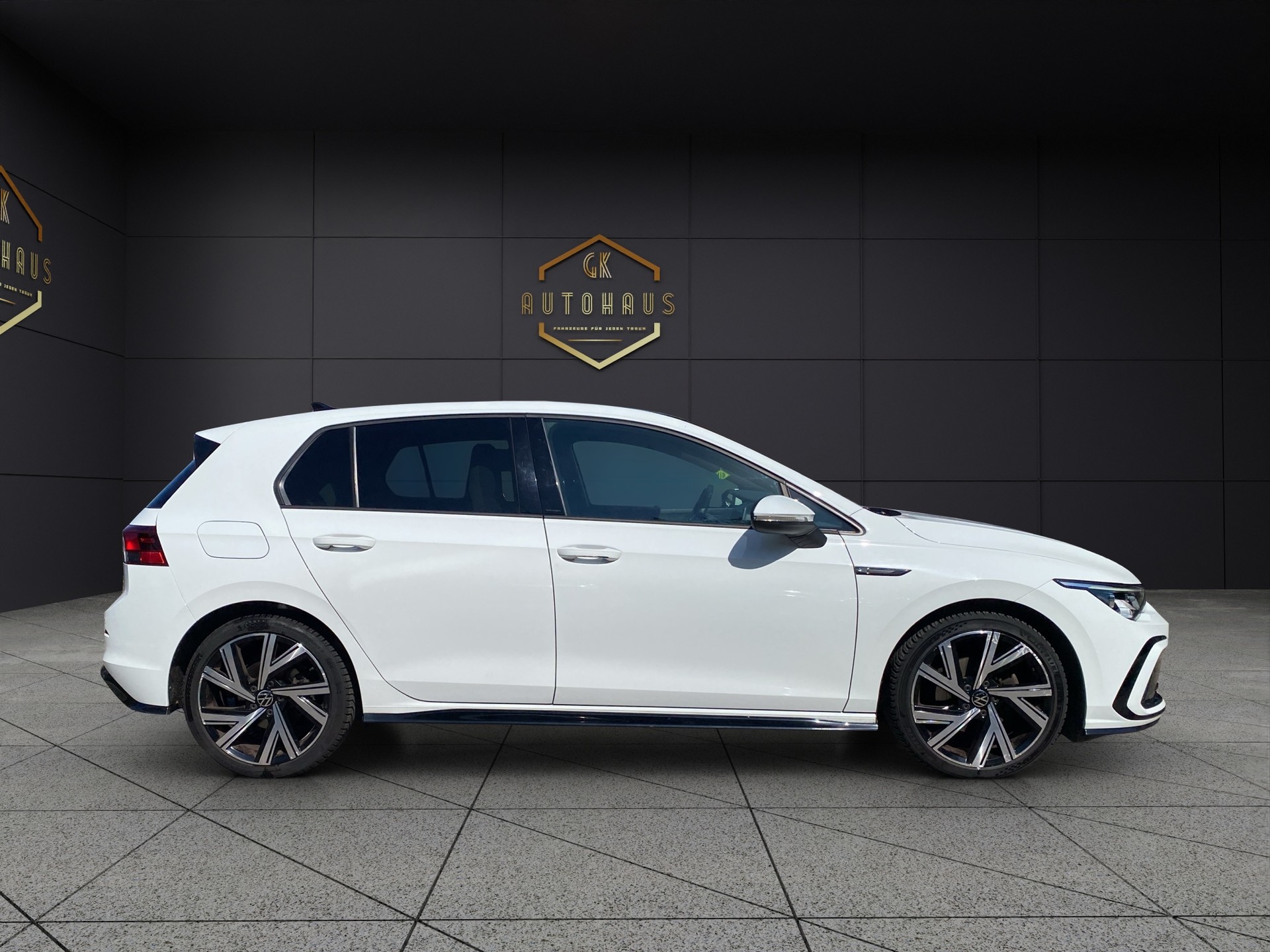 VW Golf 2.0 TDI R-Line DSG-image-6