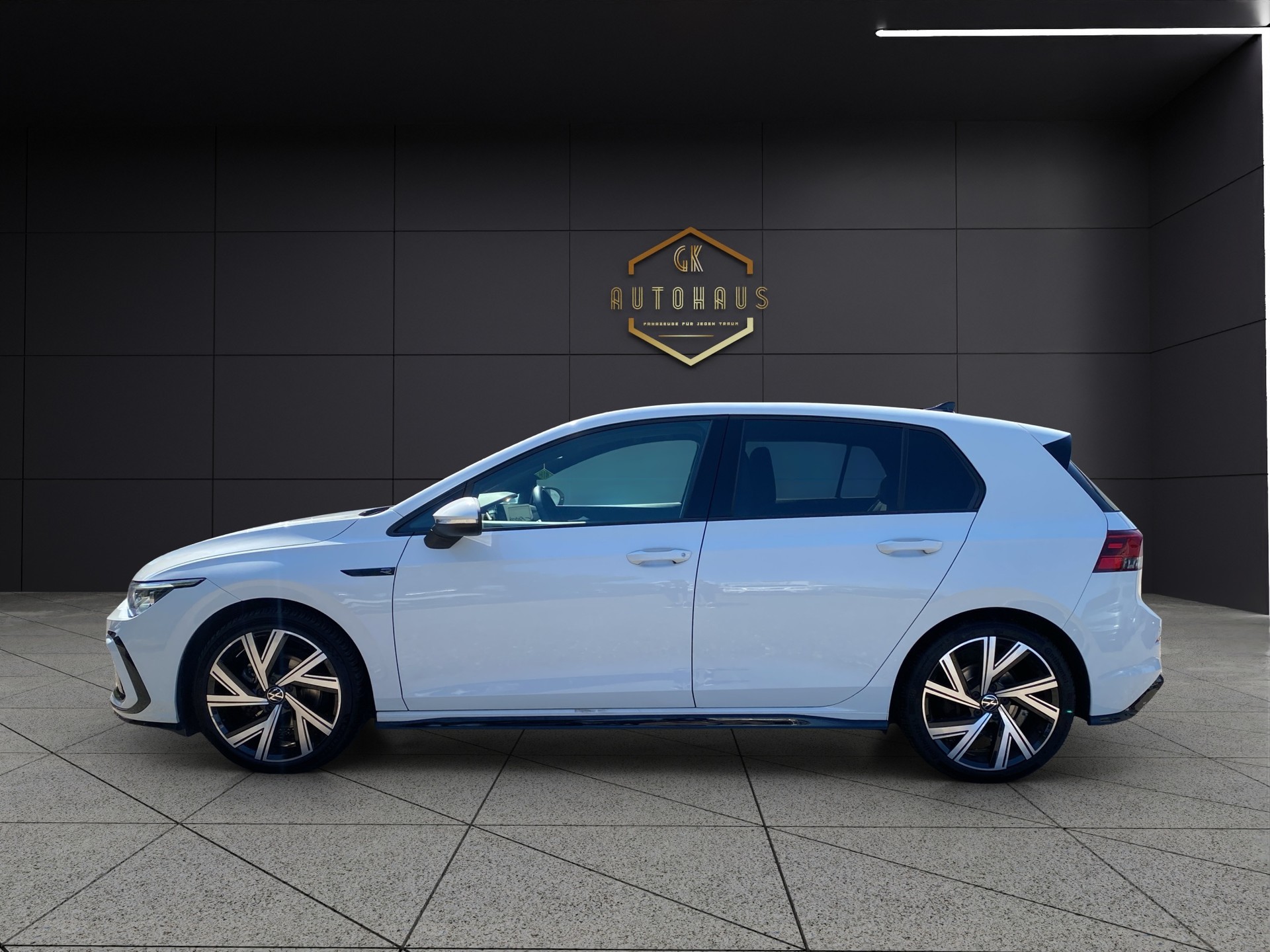 VW Golf 2.0 TDI R-Line DSG-image-1
