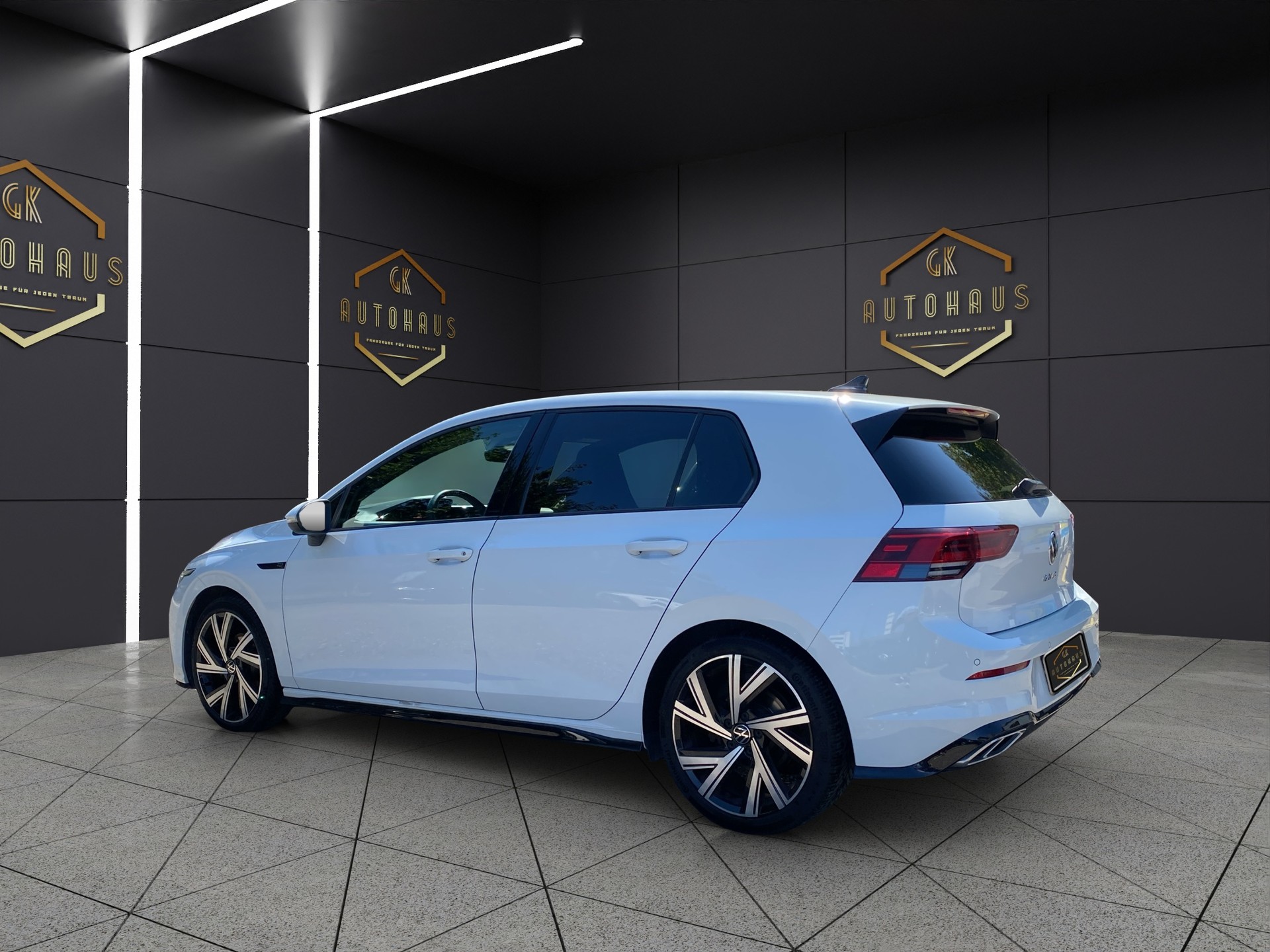 VW Golf 2.0 TDI R-Line DSG-image-2