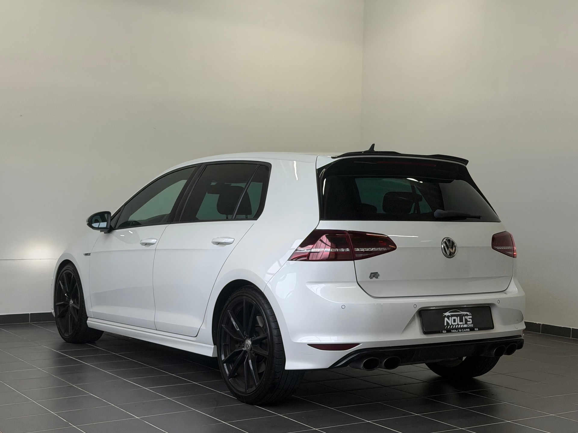 VW Golf 2.0 TSI R 4Motion DSG-image-5