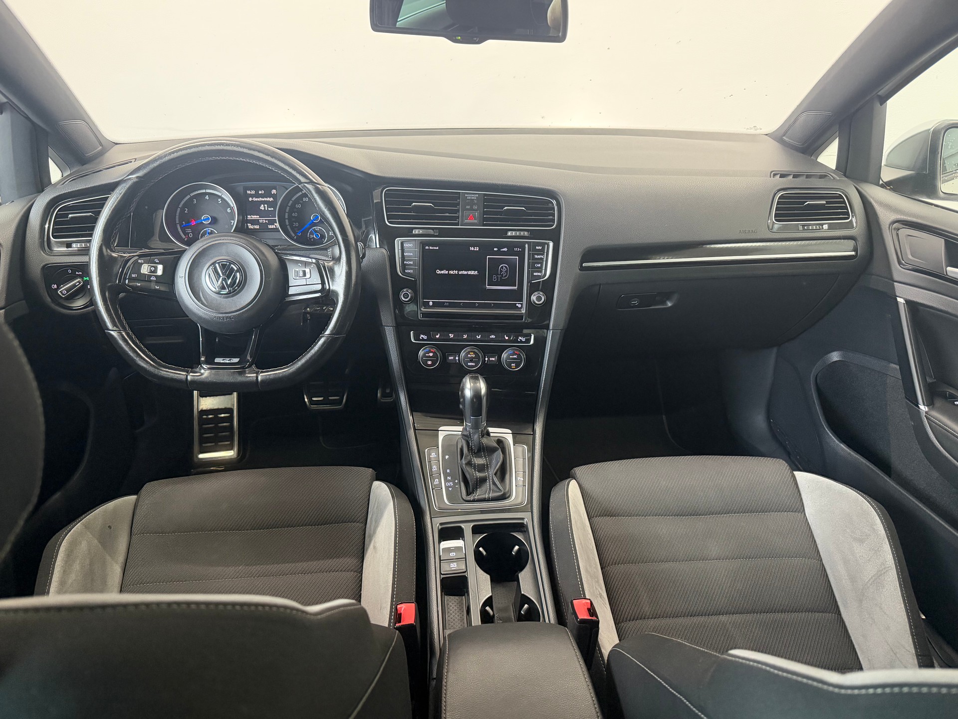 VW Golf 2.0 TSI R 4Motion DSG-image-7