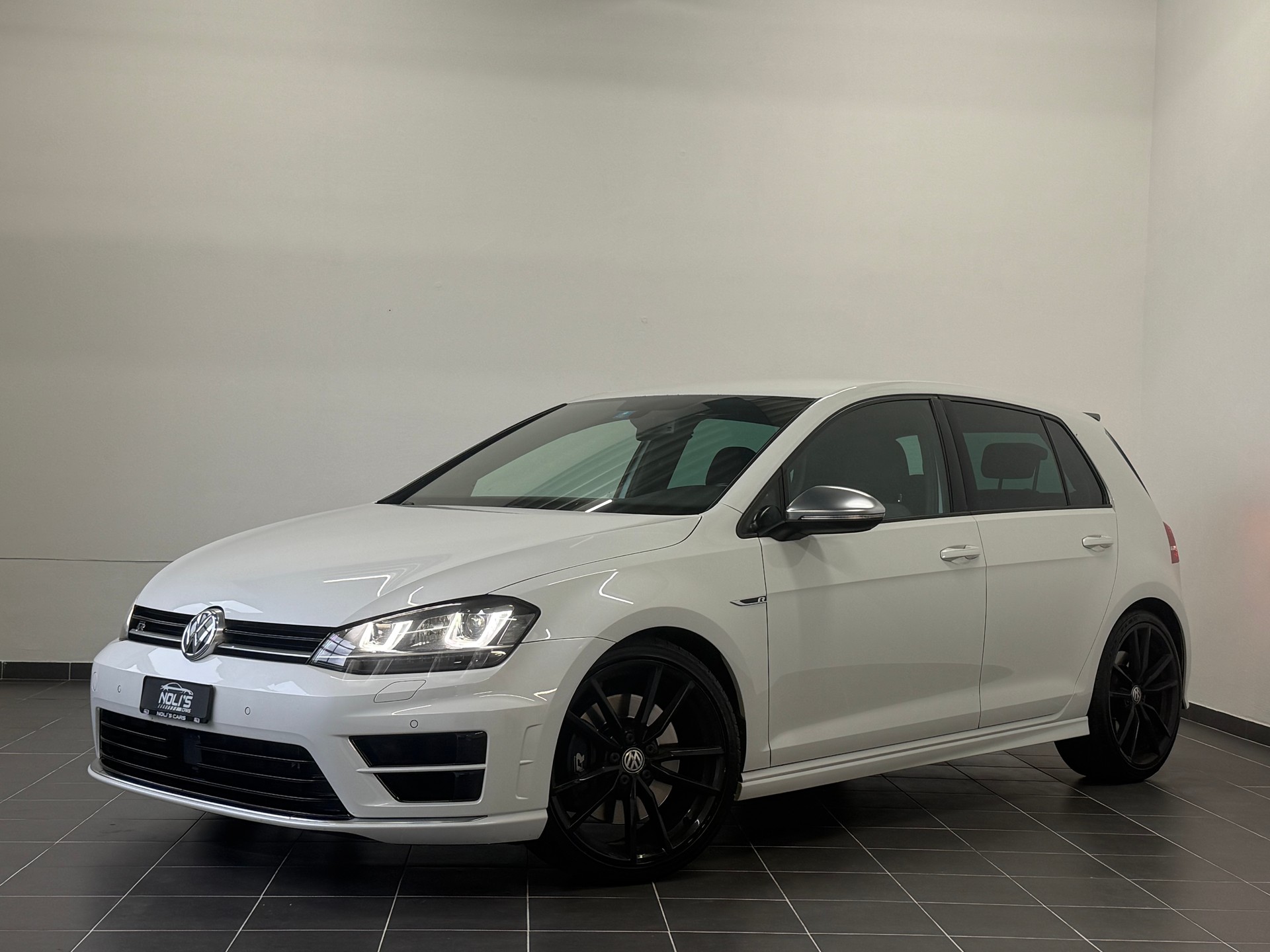 VW Golf 2.0 TSI R 4Motion DSG-image-0