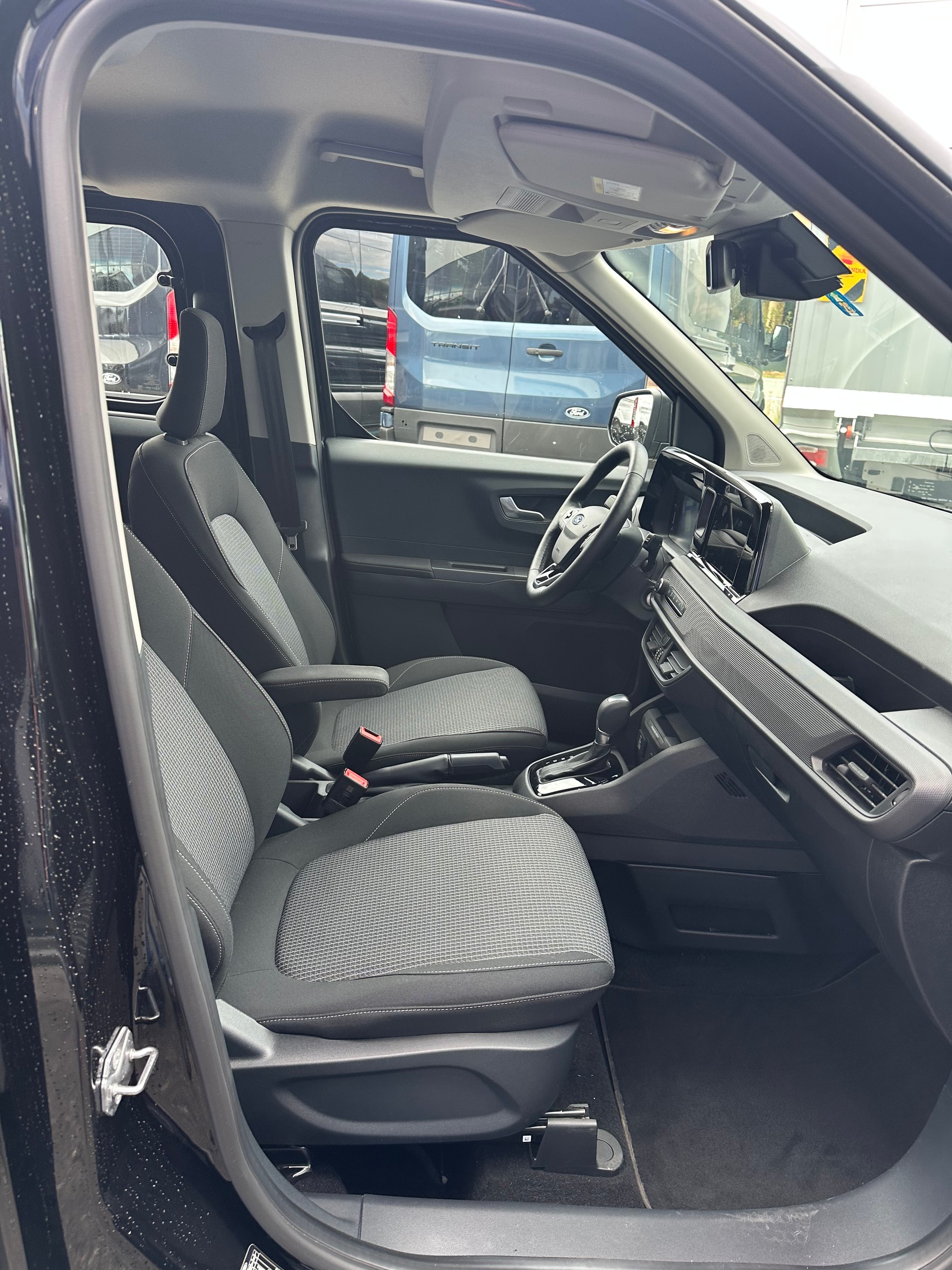 FORD Transit Courier dcab. van 1.0 Trend/125CV/Aut.-image-12