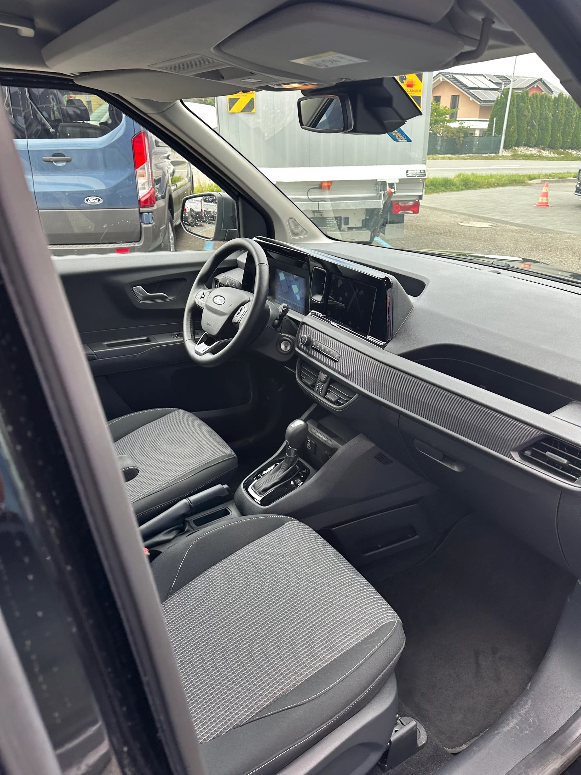 FORD Transit Courier dcab. van 1.0 Trend/125CV/Aut.-image-12
