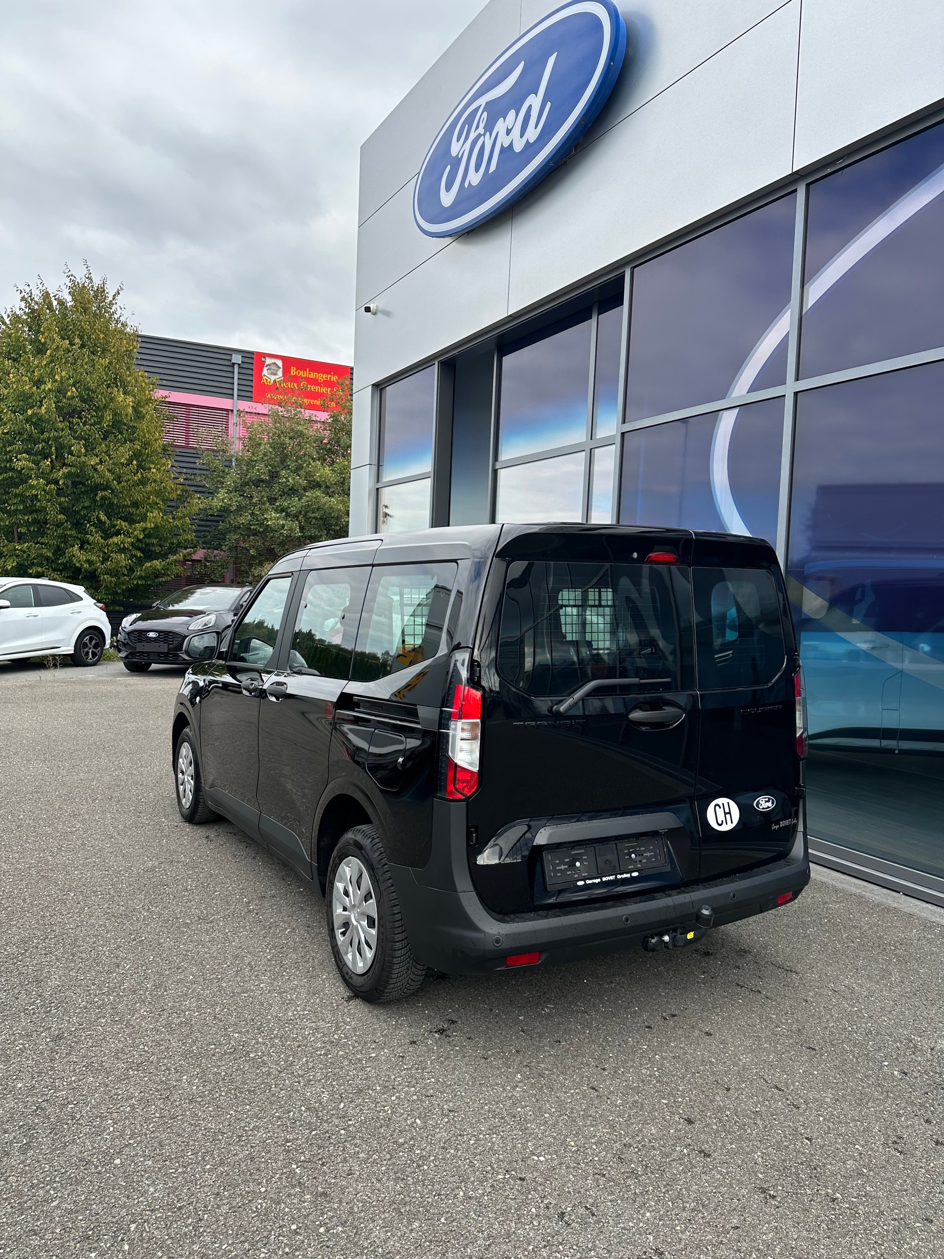 FORD Transit Courier dcab. van 1.0 Trend/125CV/Aut.-image-3