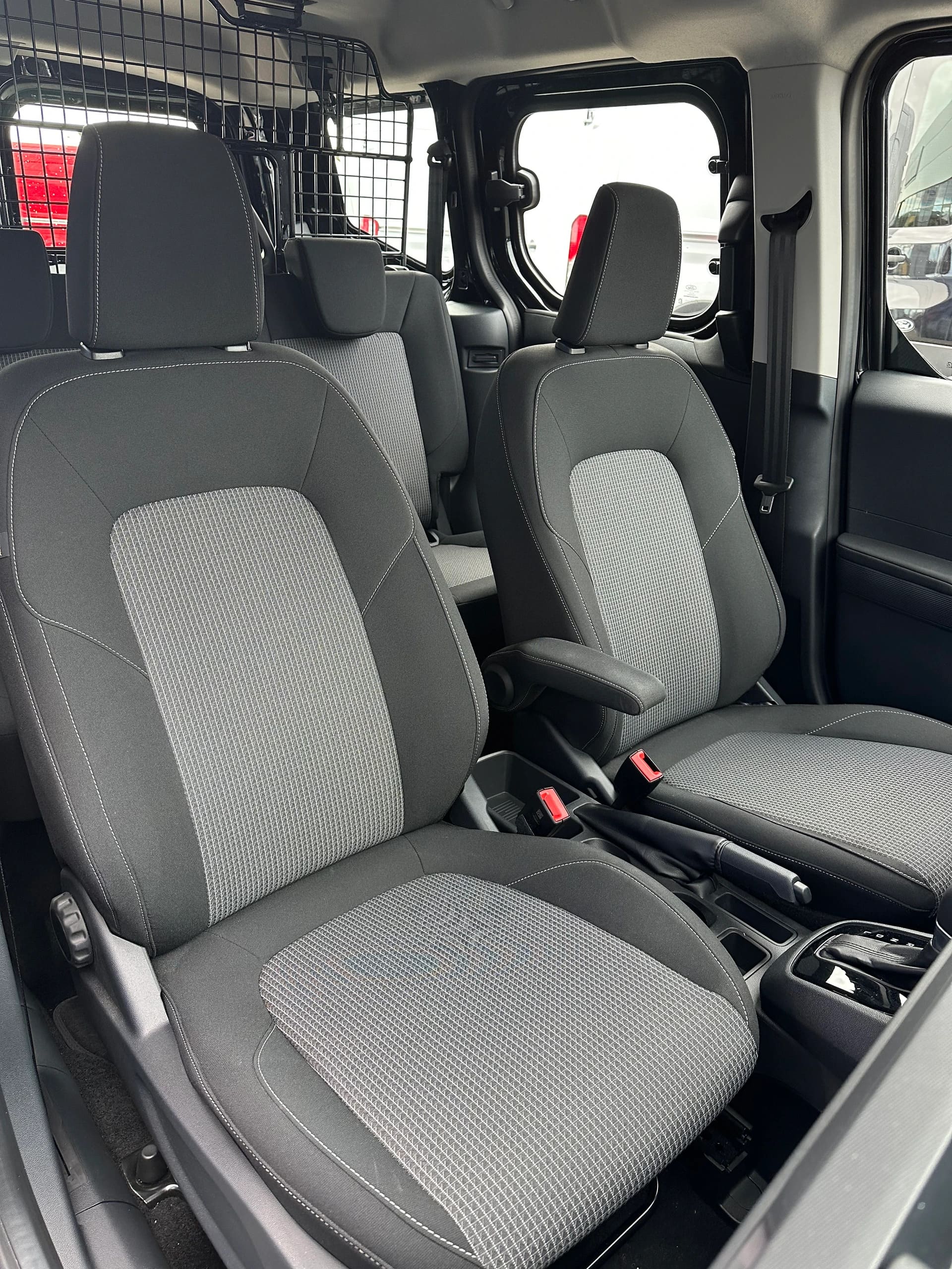 FORD Transit Courier dcab. van 1.0 Trend/125CV/Aut.-image-14