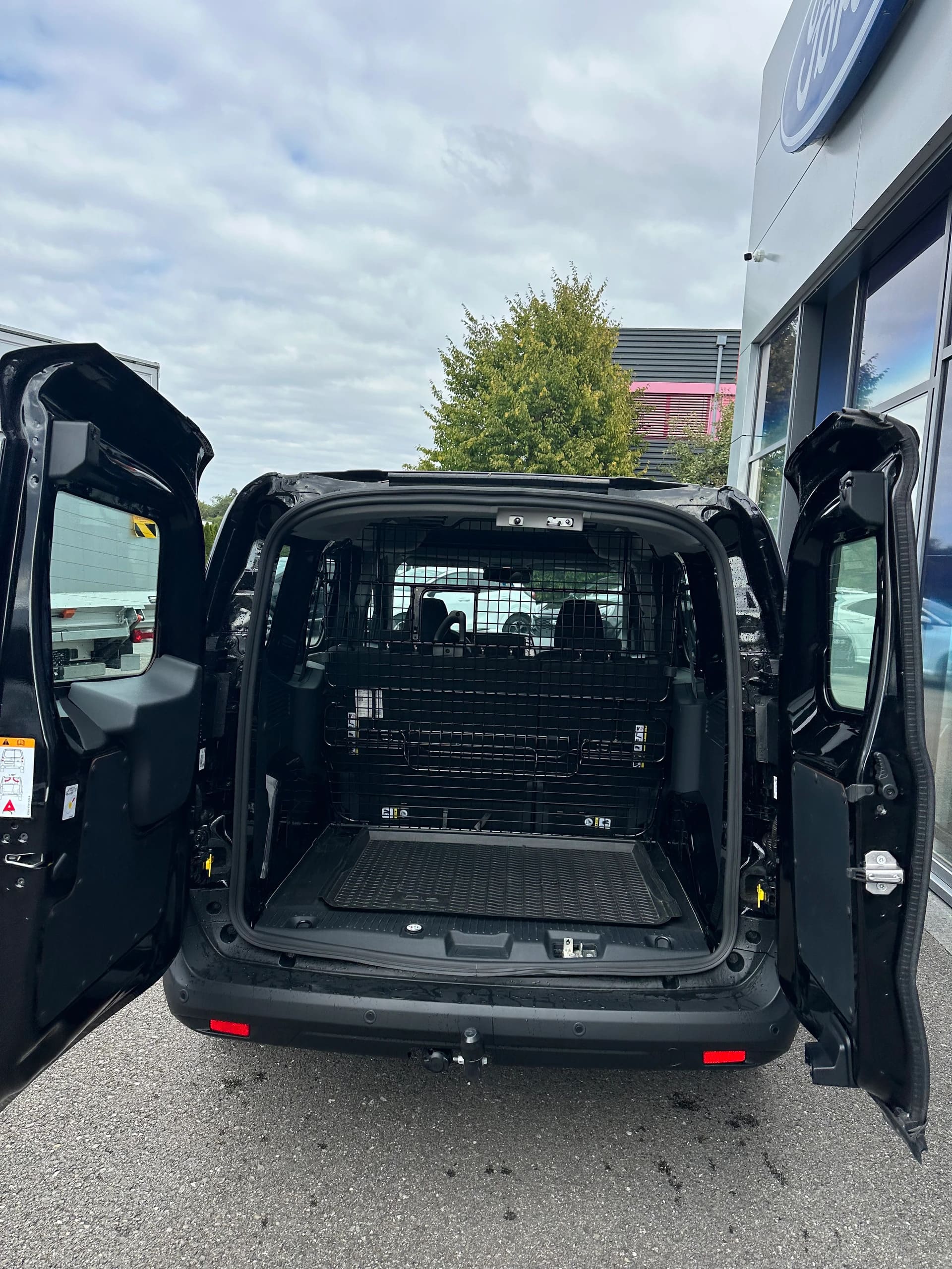 FORD Transit Courier dcab. van 1.0 Trend/125CV/Aut.-image-5
