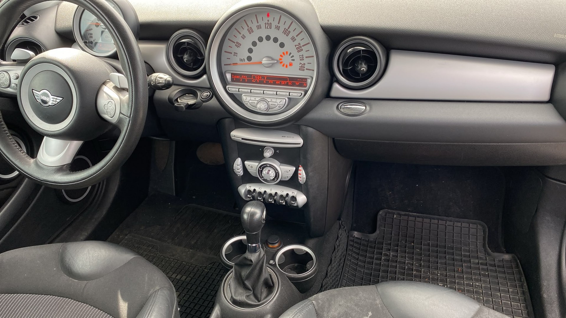 MINI Cooper-image-1