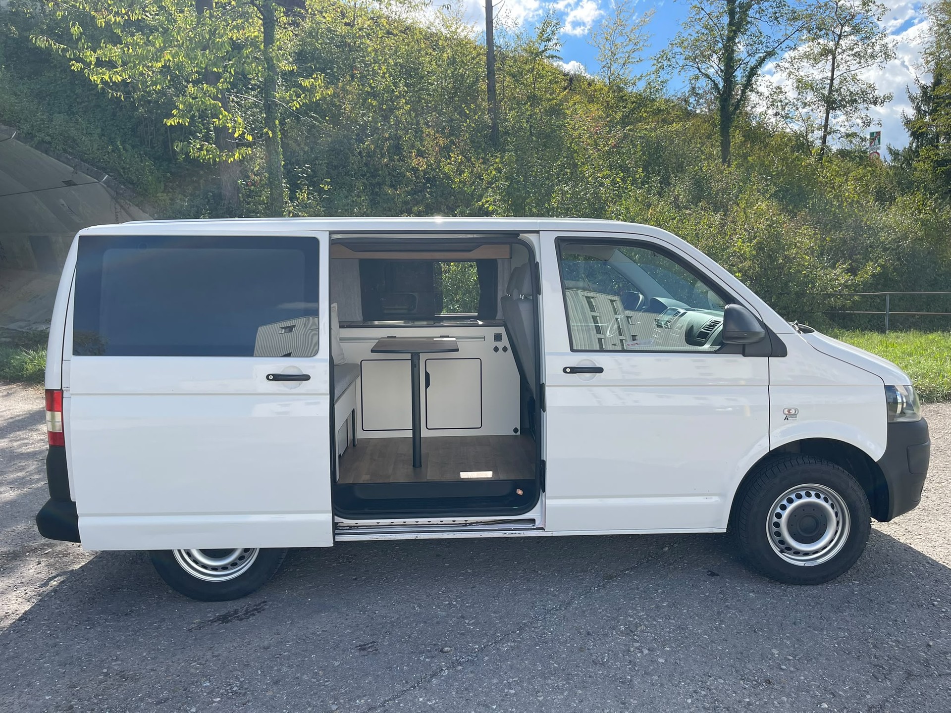 VW T5 Saranda Beach-image-0
