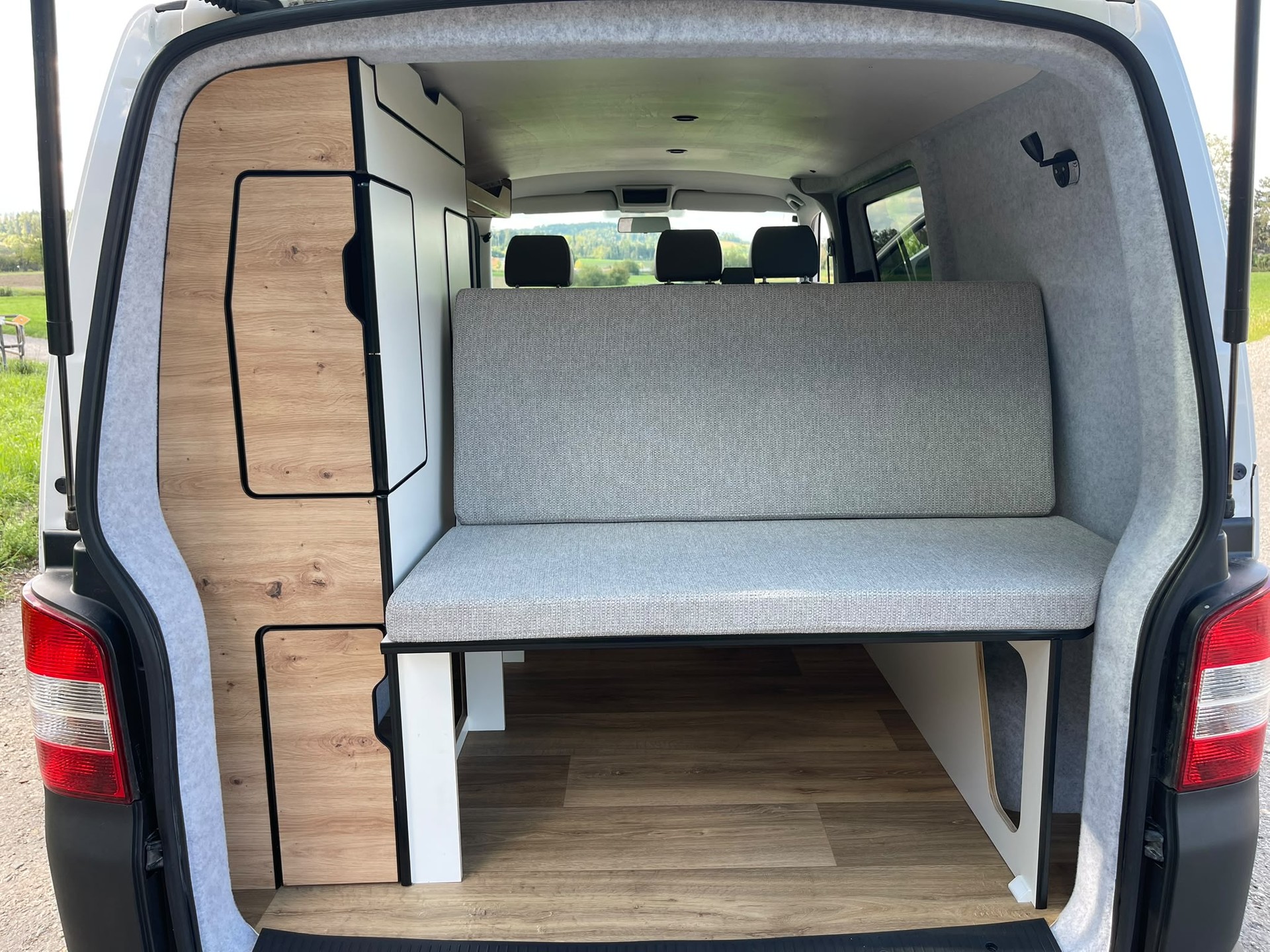 VW T5 Saranda Beach-image-7
