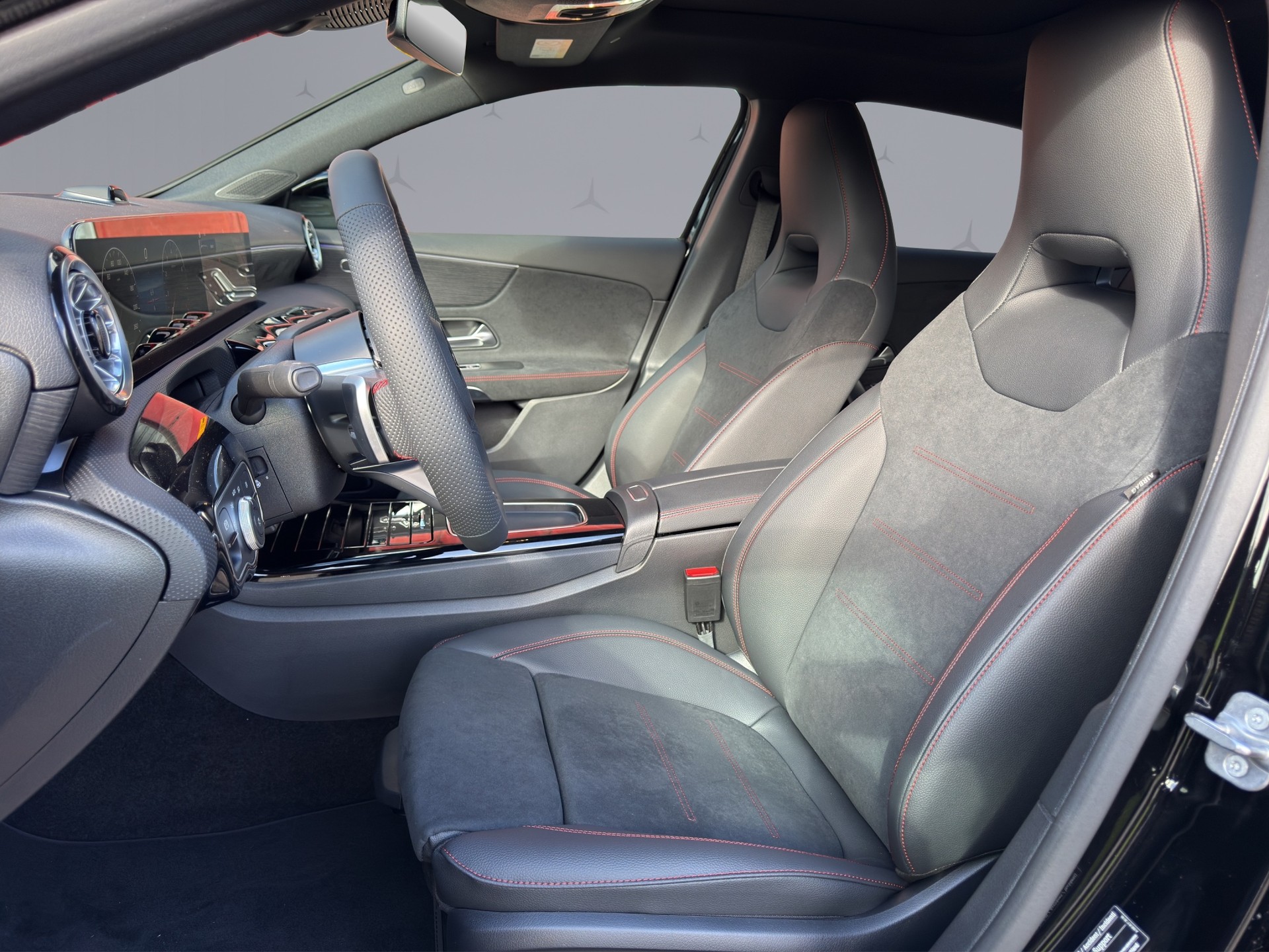 MERCEDES-BENZ A-Klasse W177 A 220 AMG Line 4m-image-9